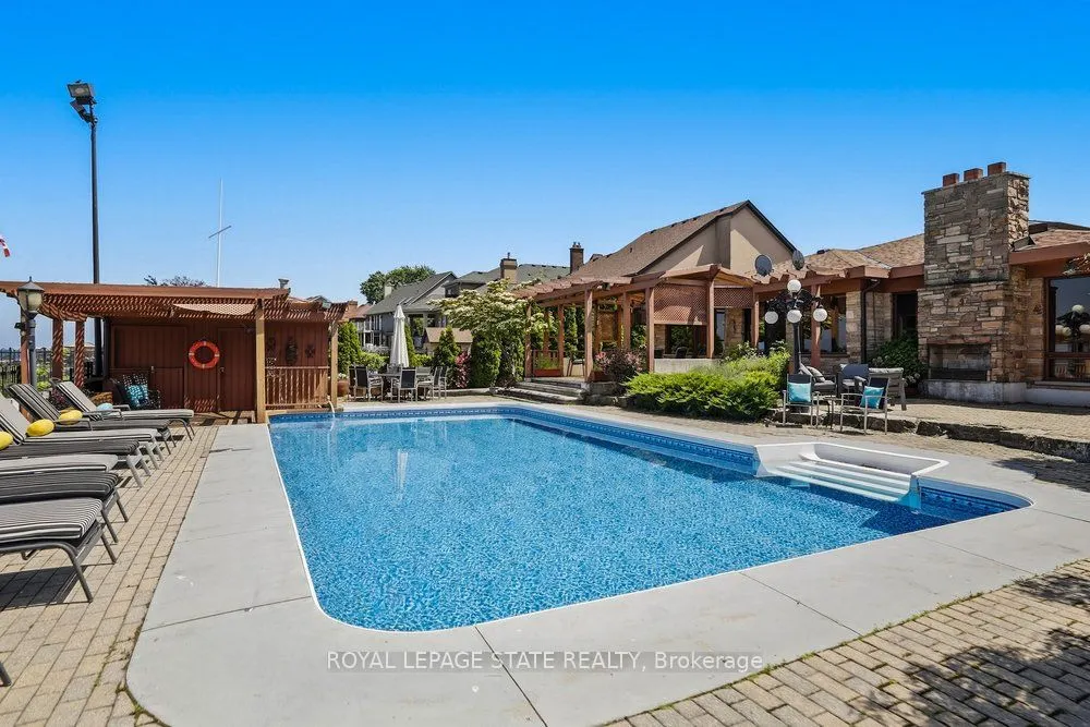 7 Lakegate Drive