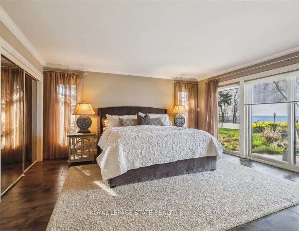 7 Lakegate Drive