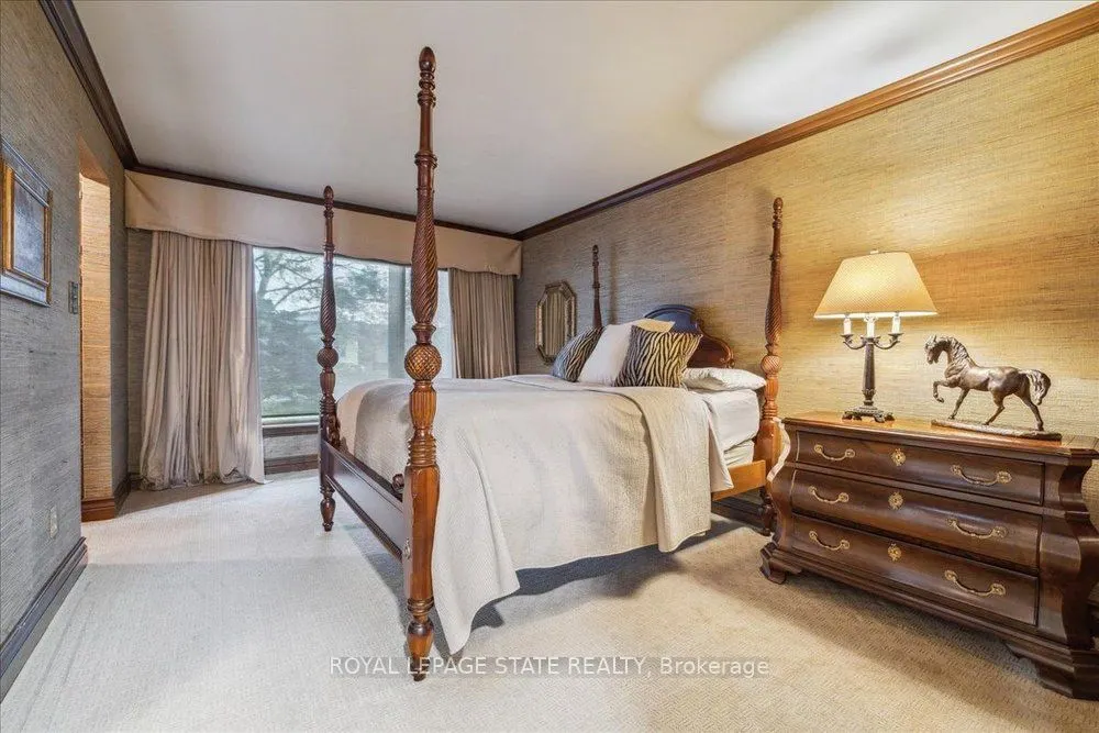 7 Lakegate Drive