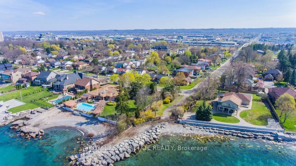 7 Lakegate Drive