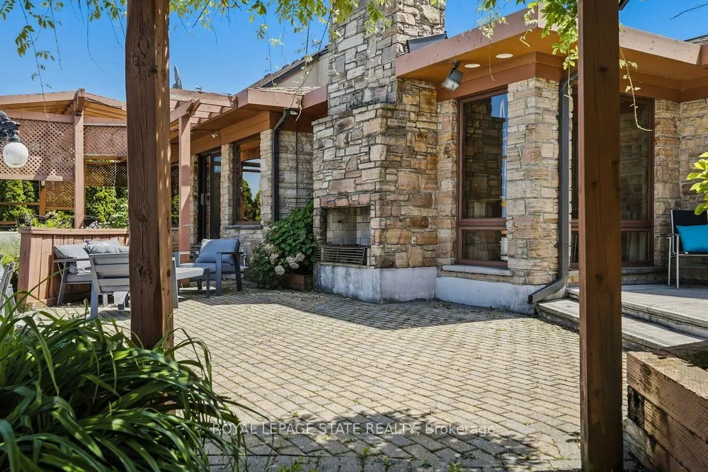 7 Lakegate Drive