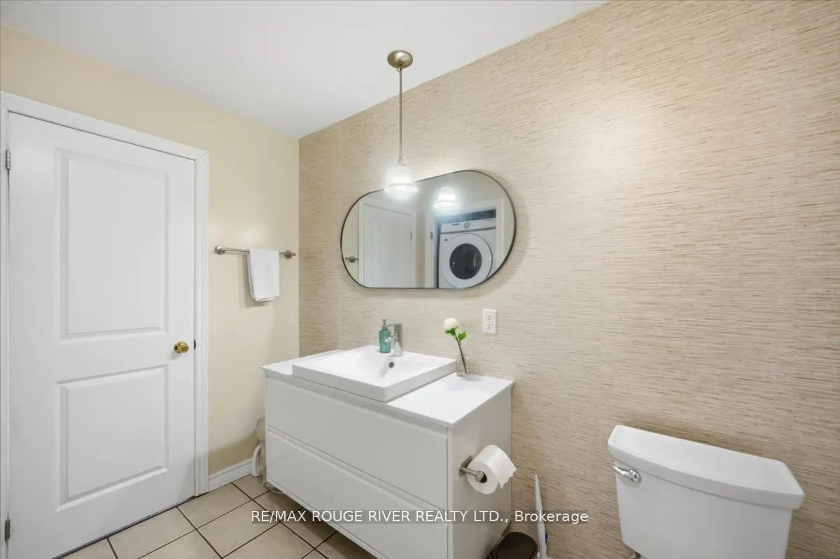 135 James Street S #1401