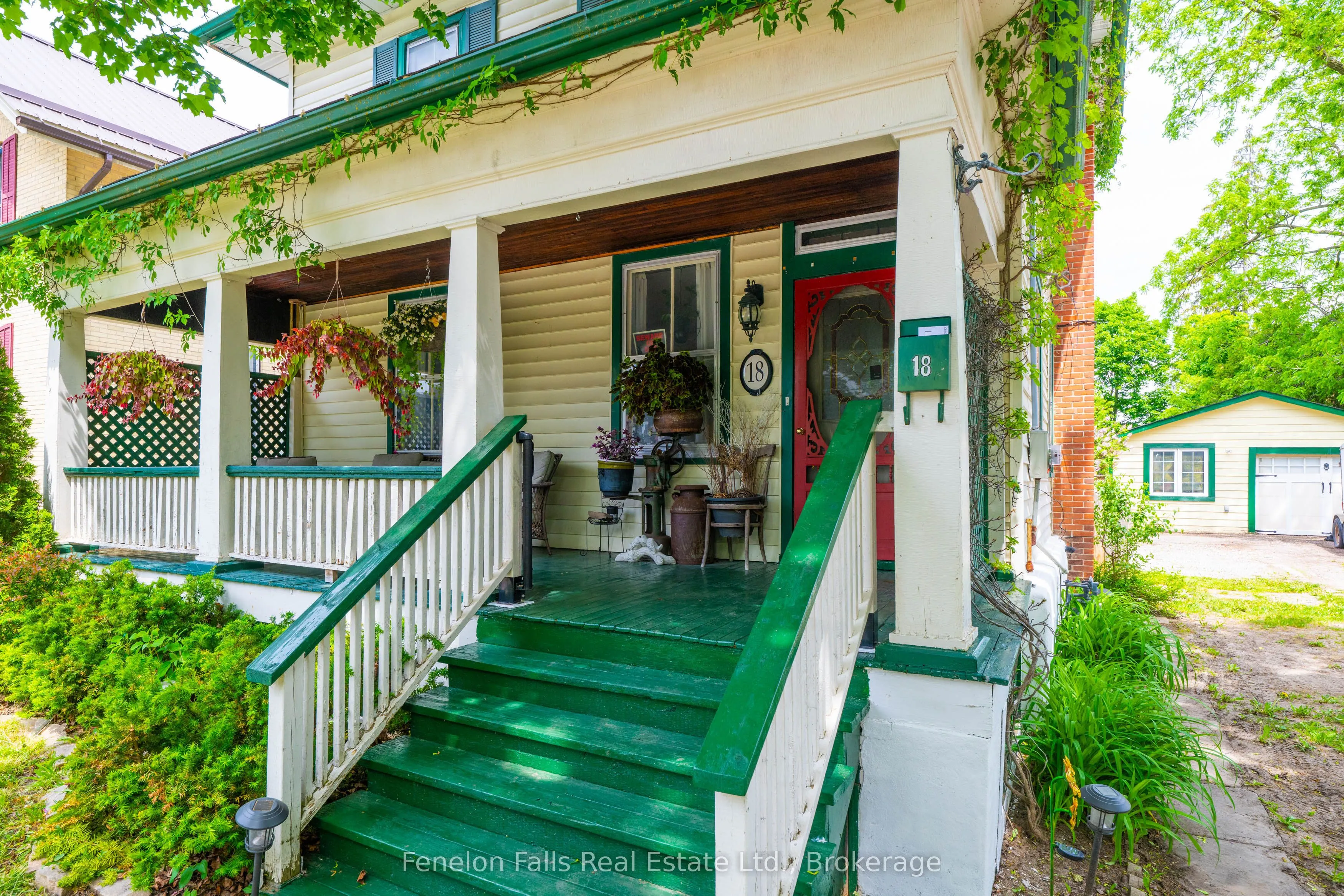 18 Melbourne Street W