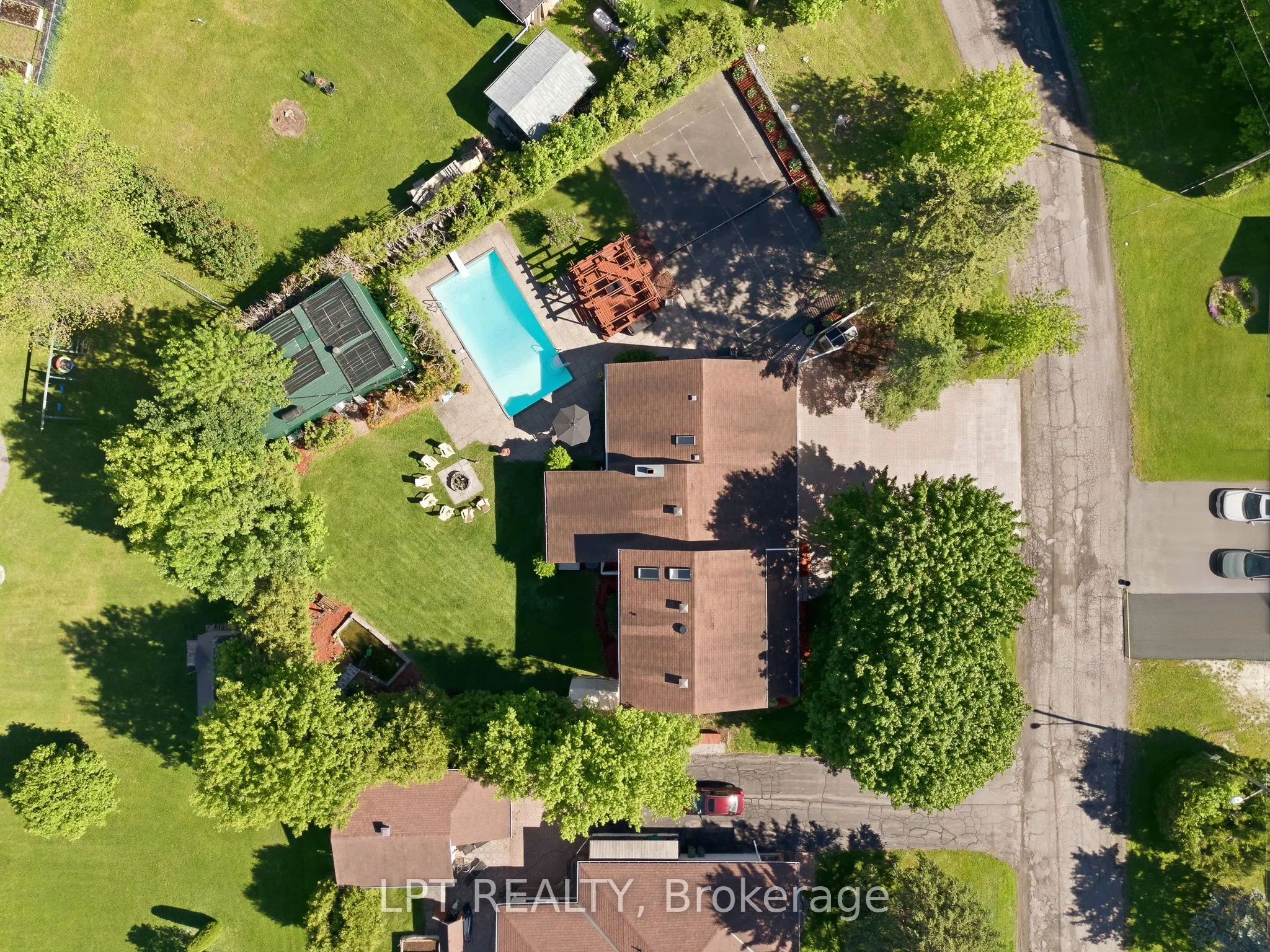 18 Louise Crescent