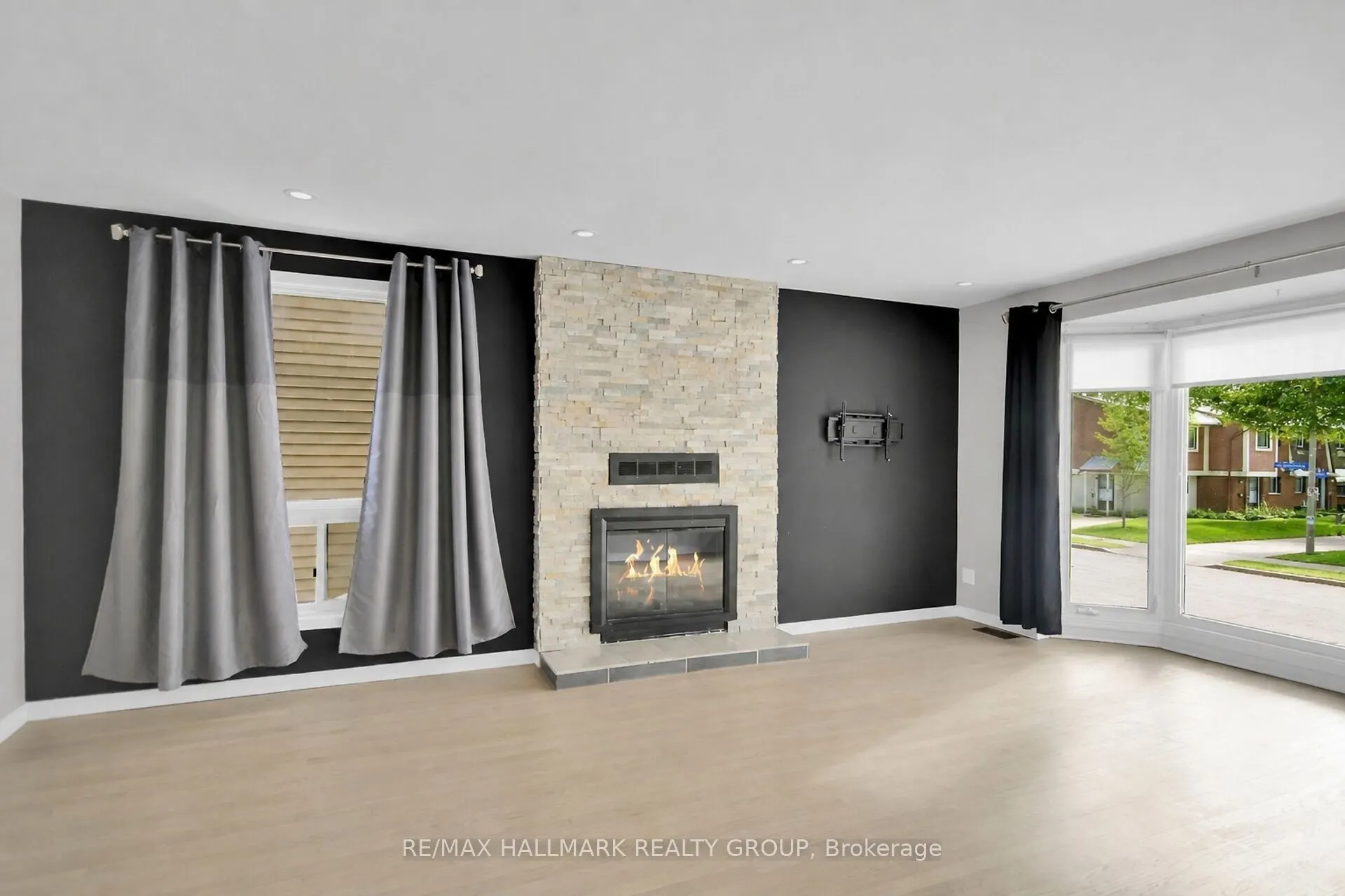13 Coolspring Crescent