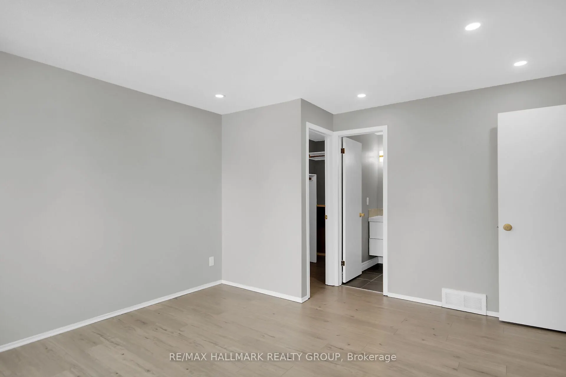 13 Coolspring Crescent