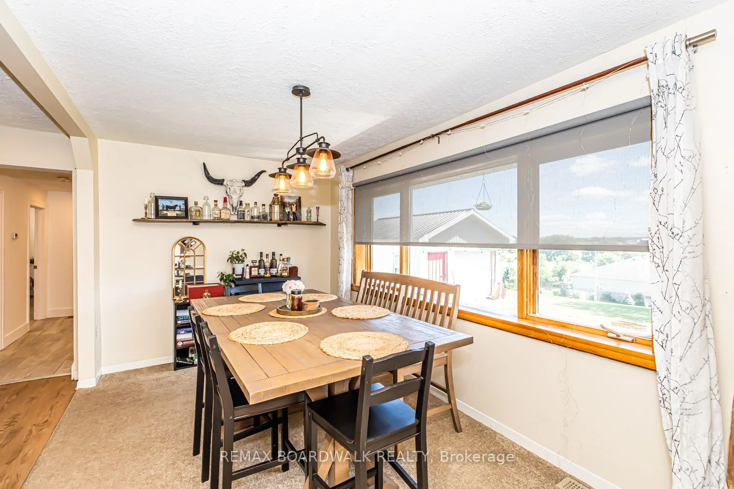 303-307 DONALD B MUNRO Drive