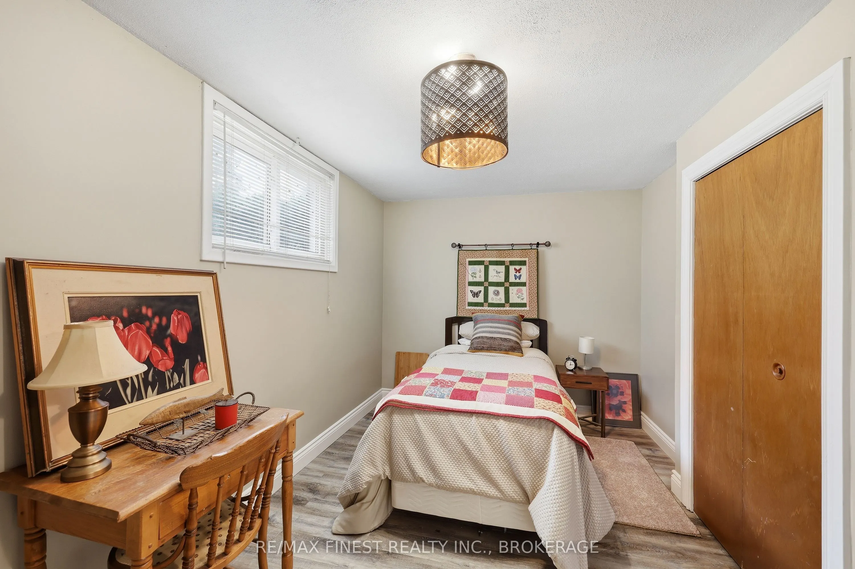 292 Bridge Street W