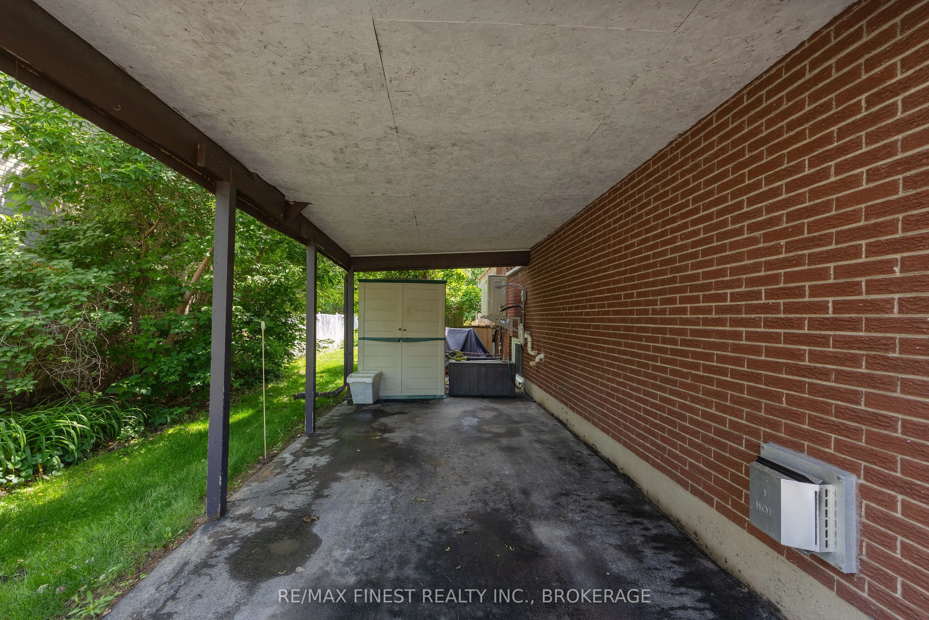 292 Bridge Street W