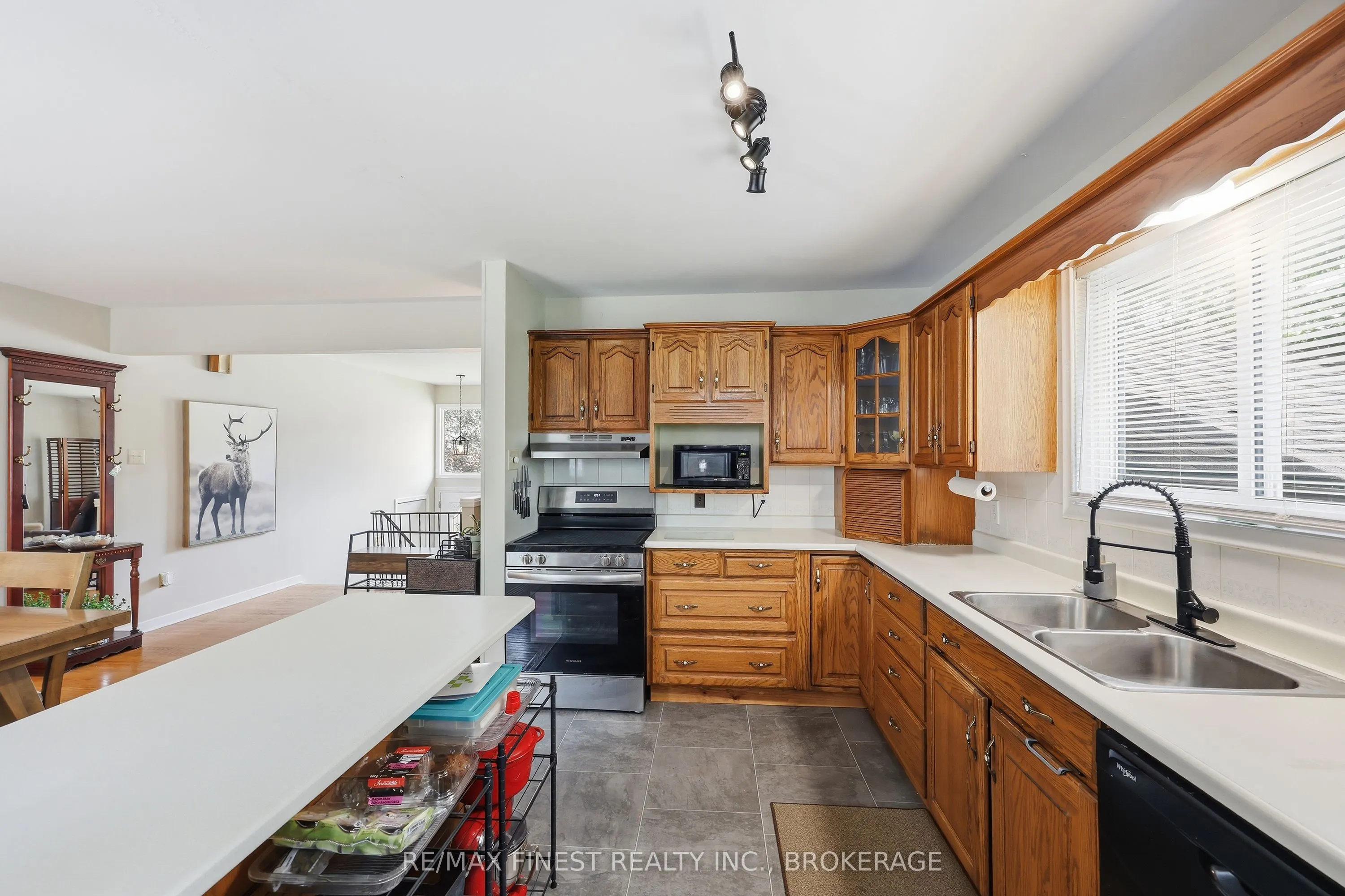 292 Bridge Street W