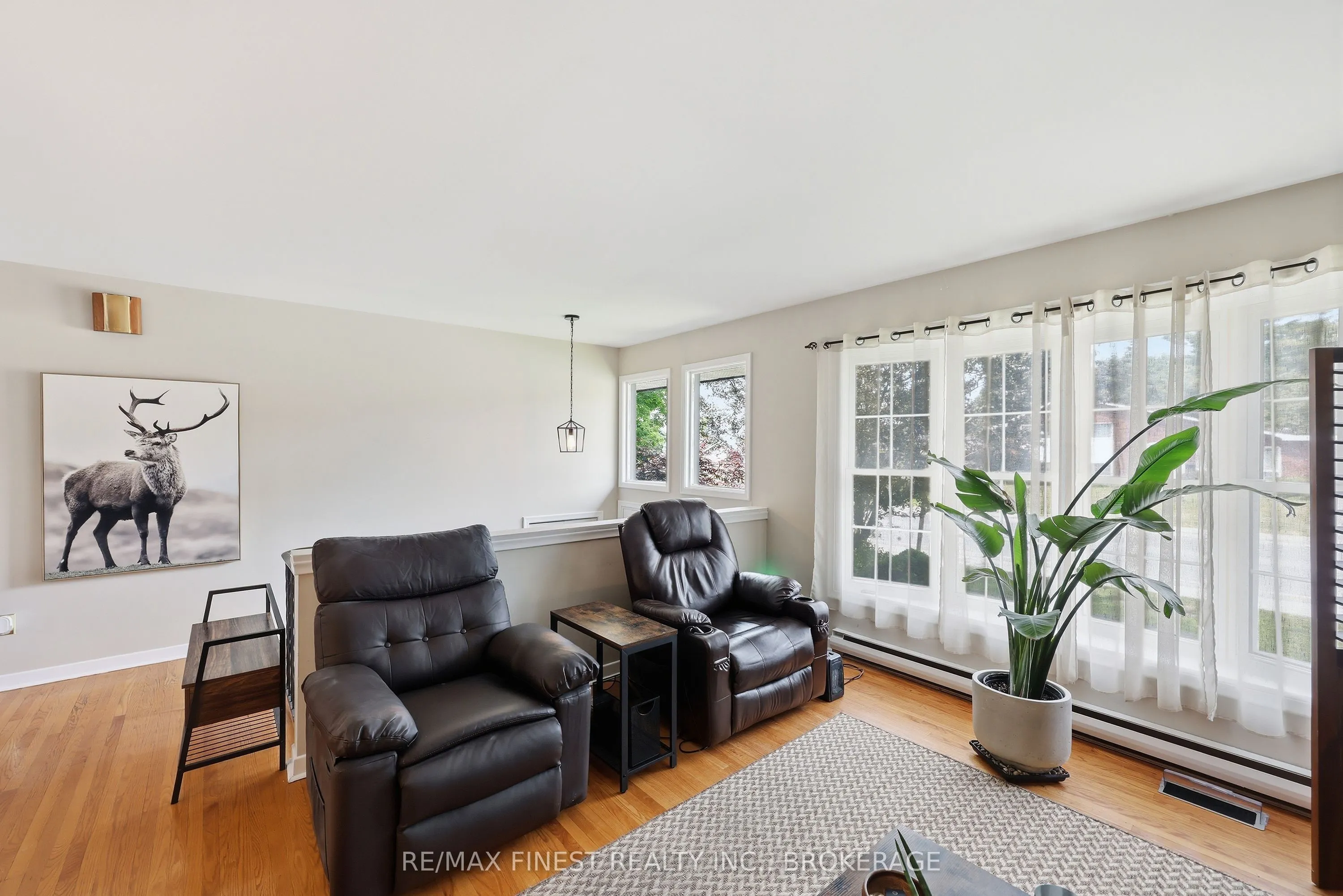 292 Bridge Street W