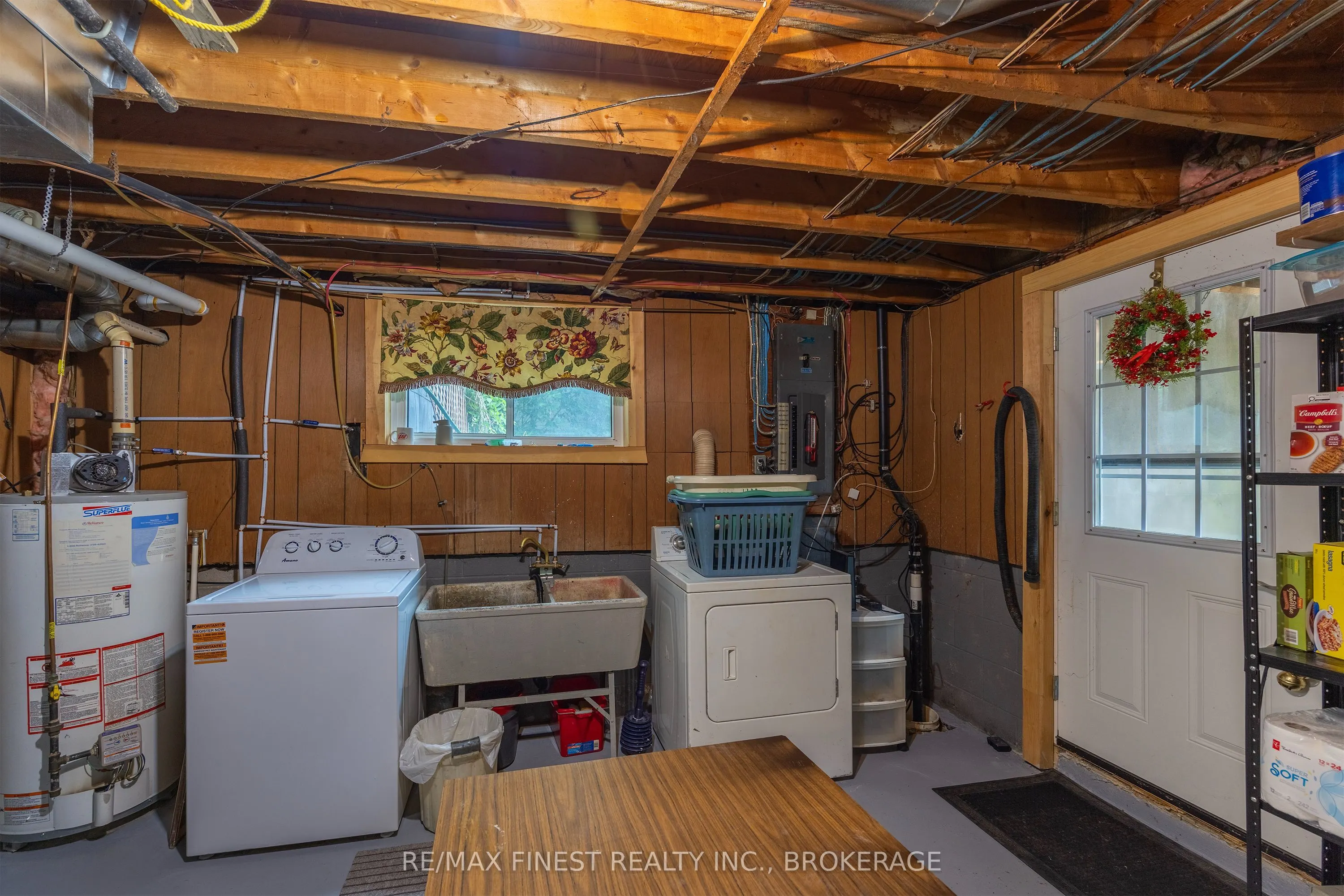 292 Bridge Street W