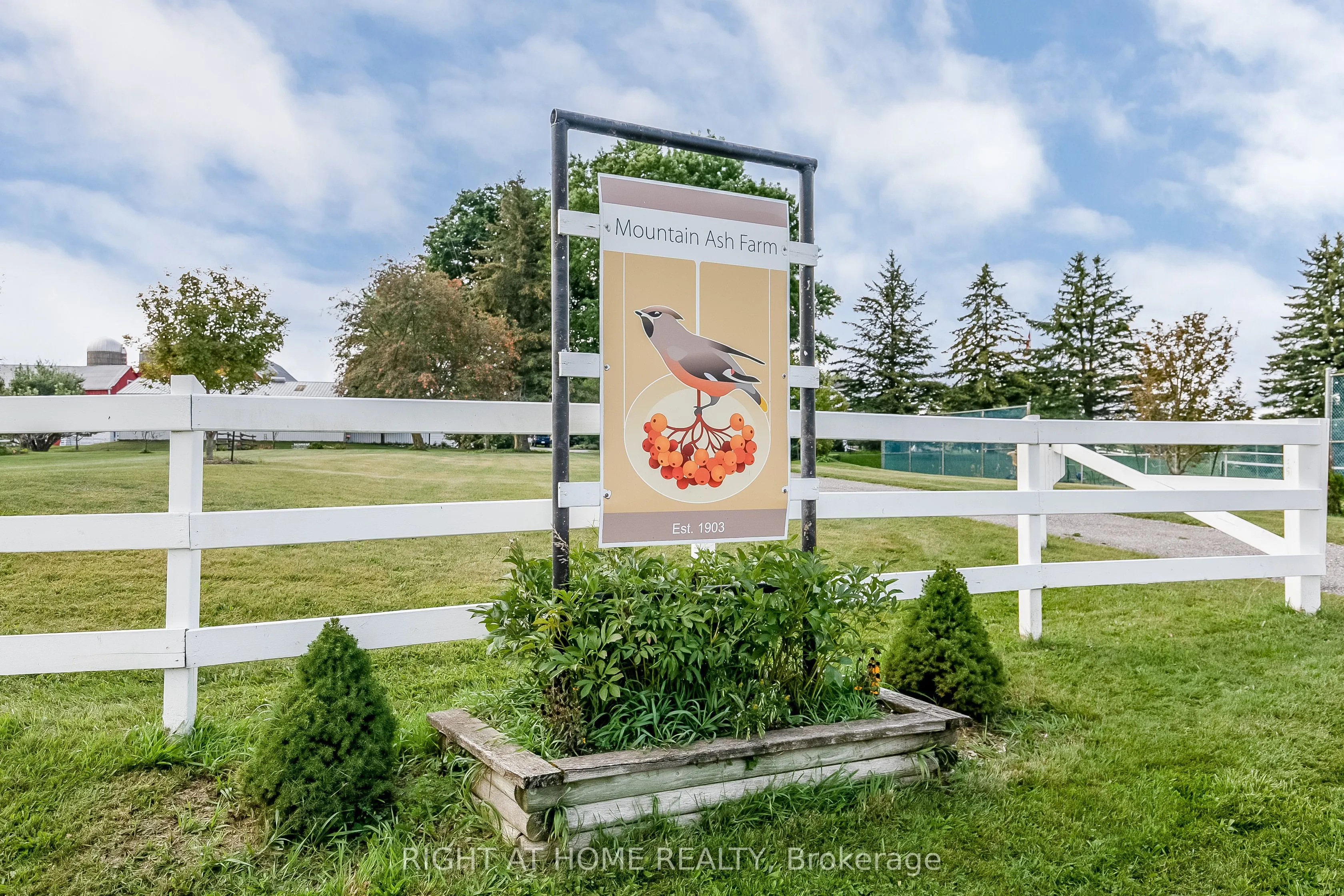 828350 Mulmur Nottawasaga Townline