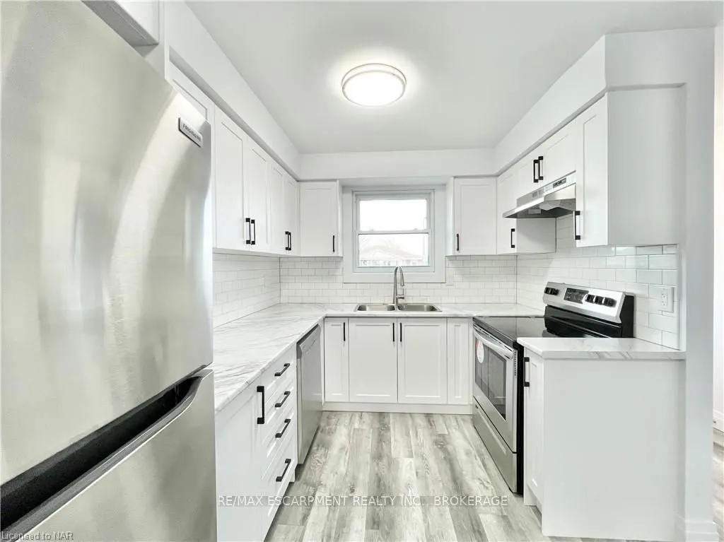 76 Marc Boulevard