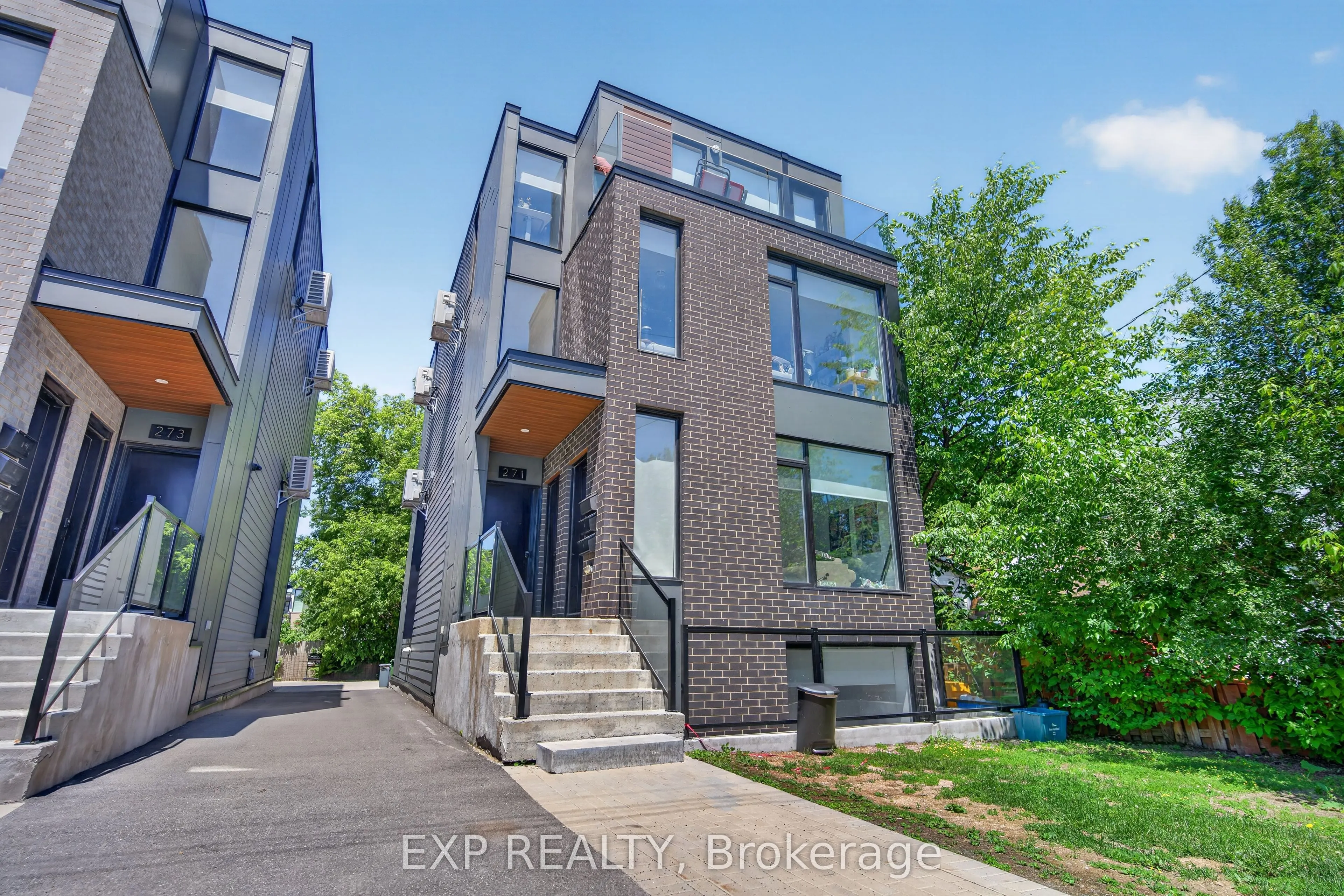 271 DUNCAIRN Avenue
