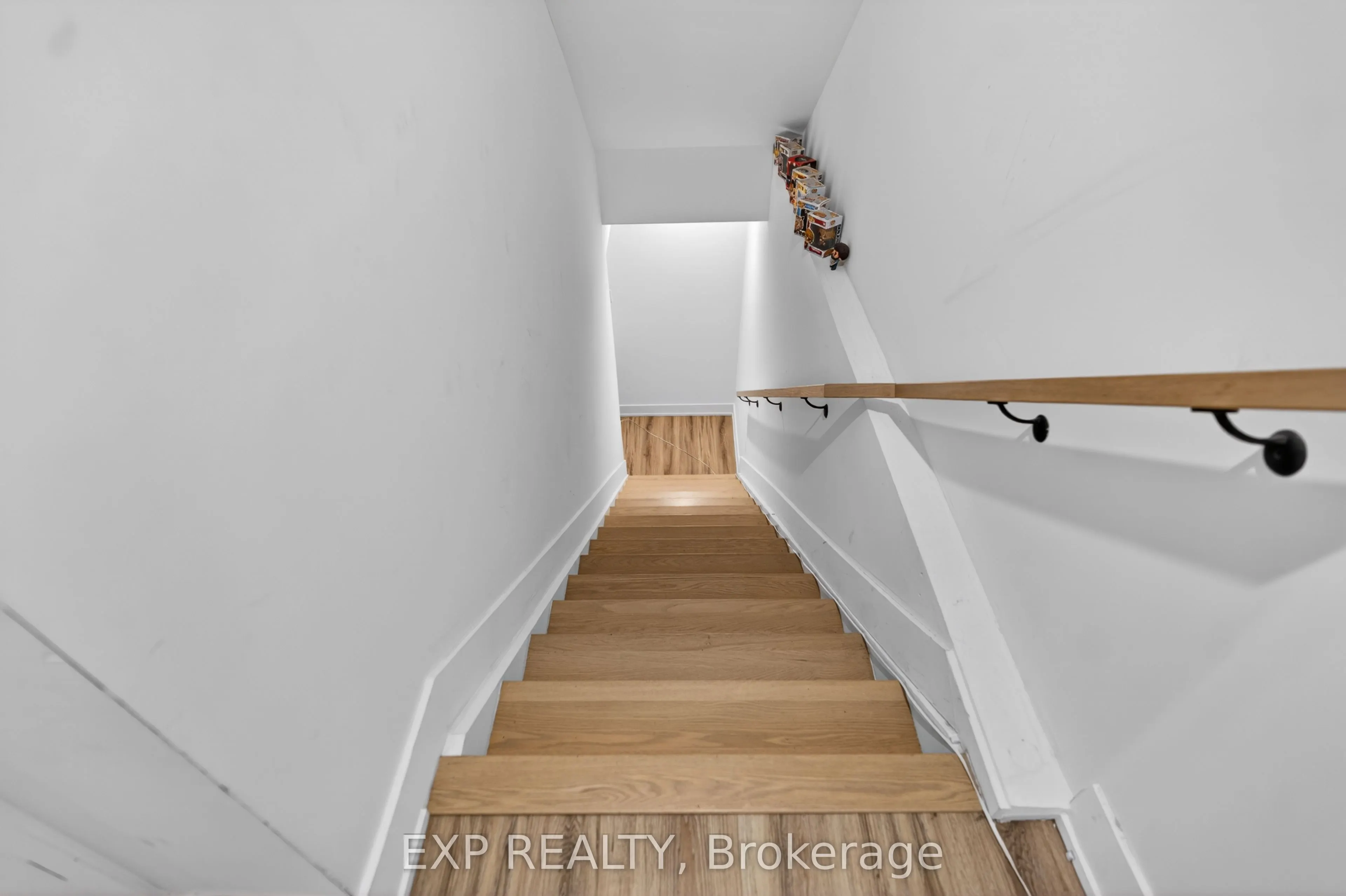 271 DUNCAIRN Avenue