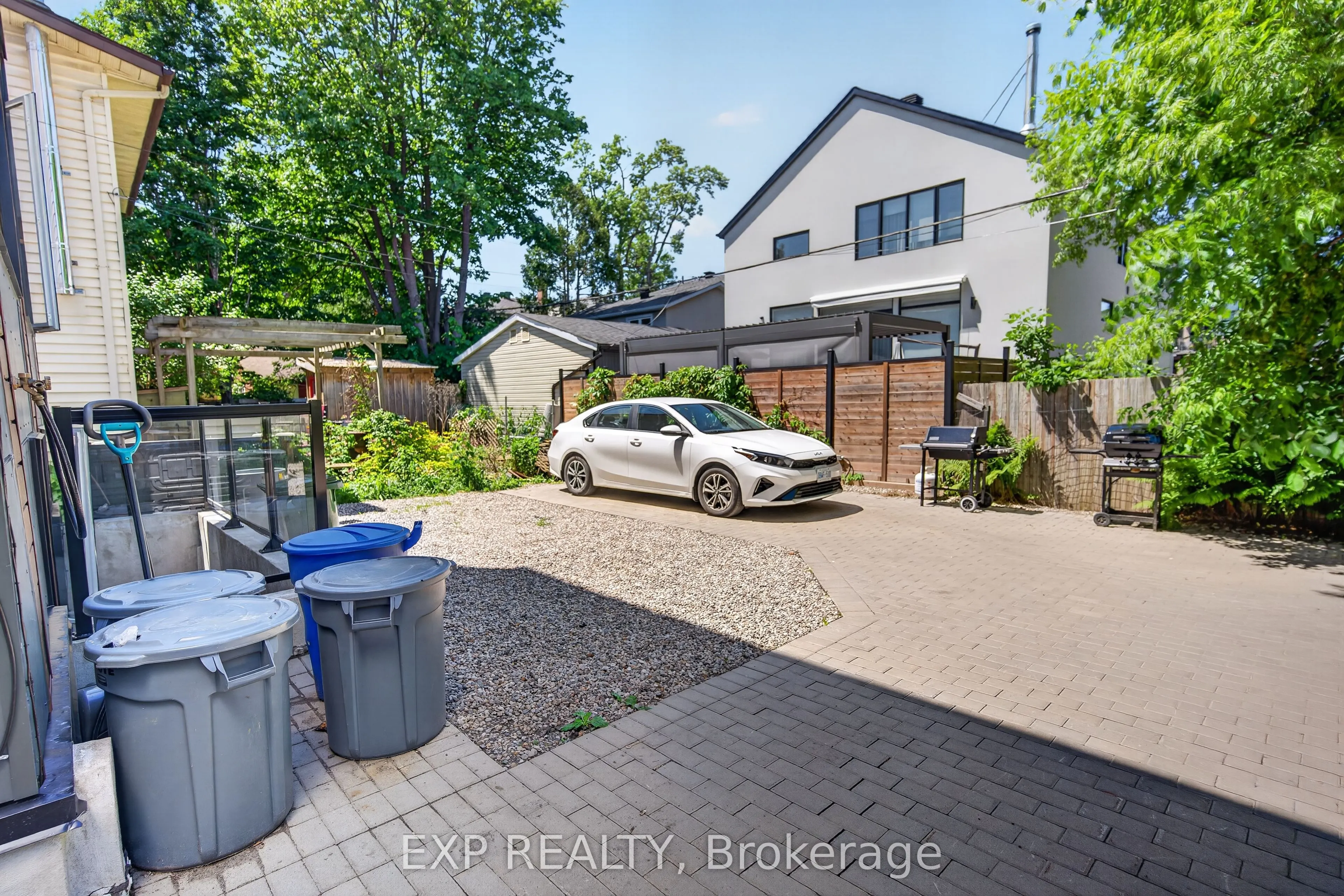 273 DUNCAIRN Avenue