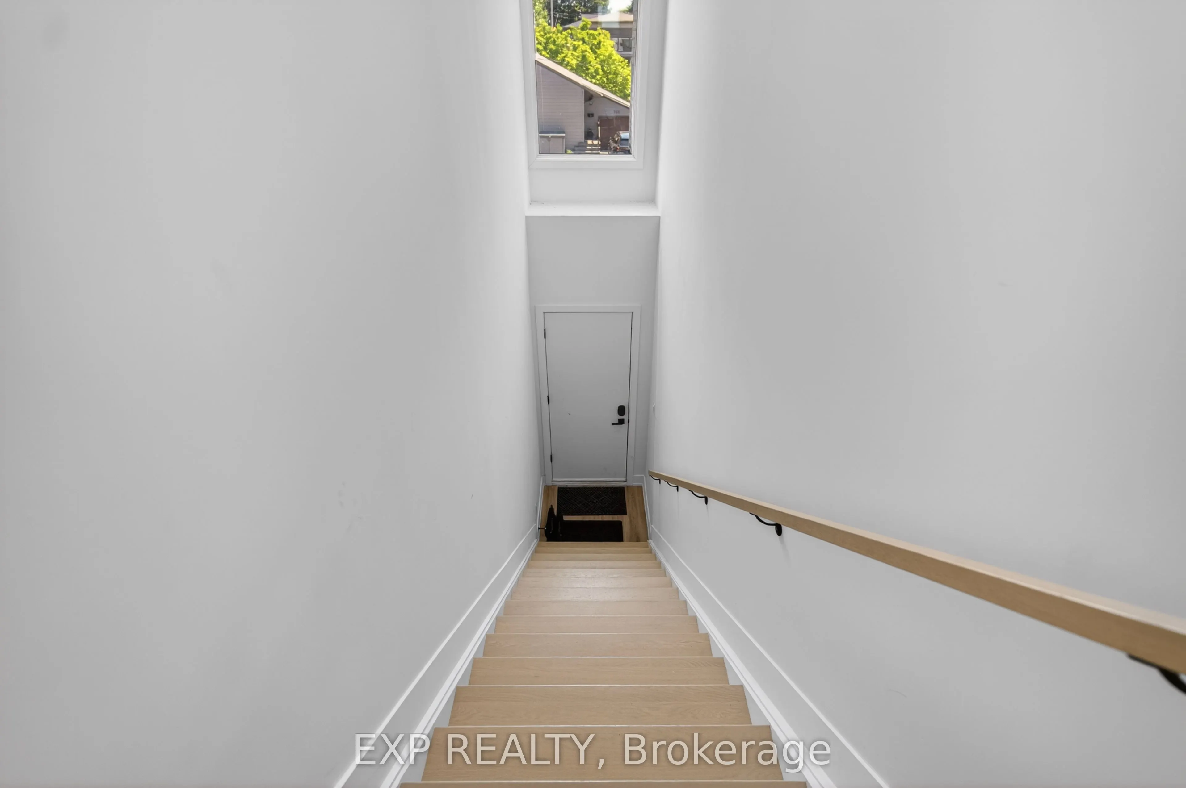 273 DUNCAIRN Avenue