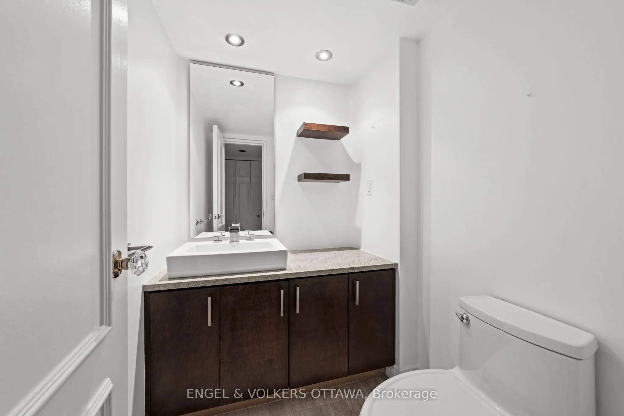 111 Echo Drive #406