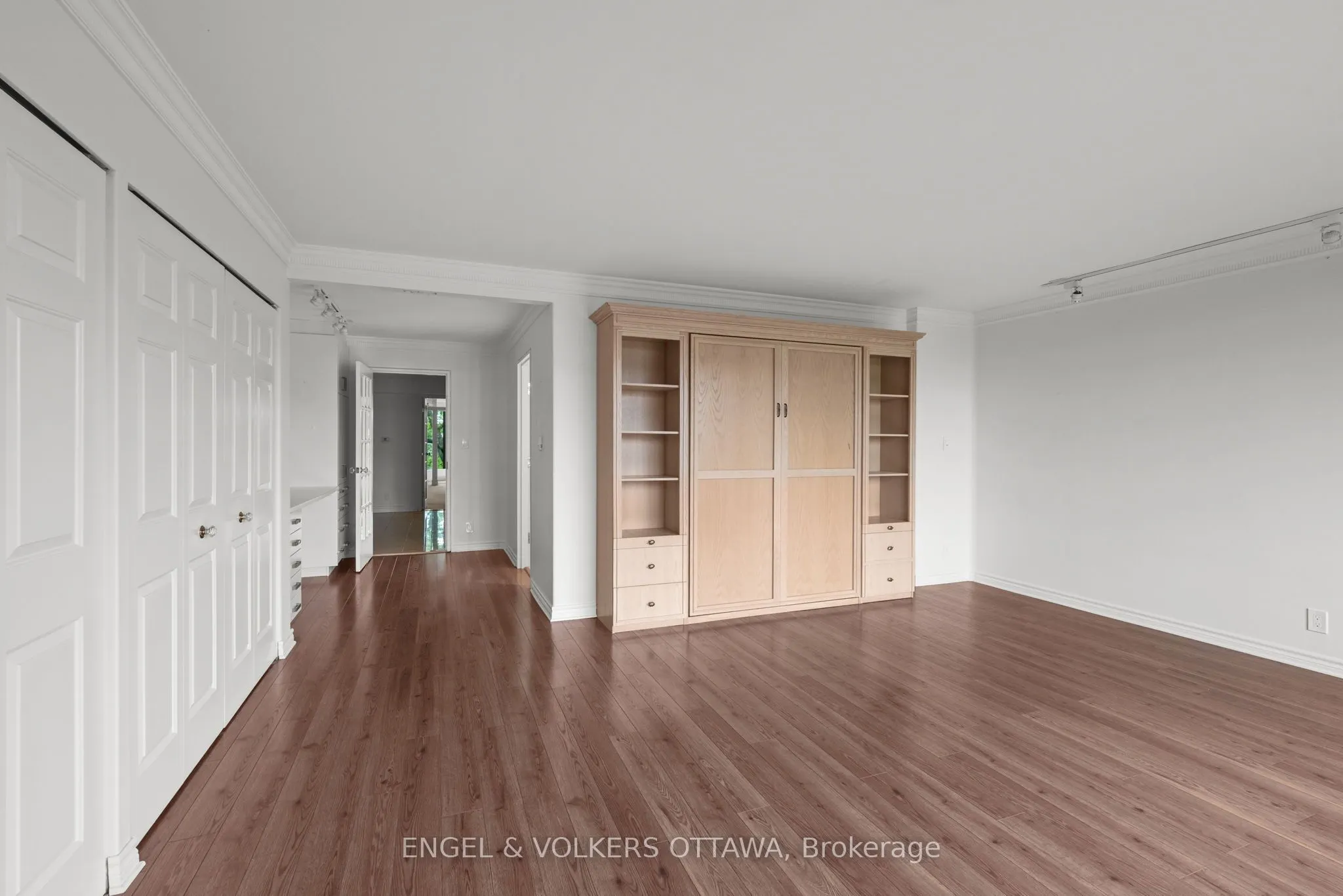 111 Echo Drive #406