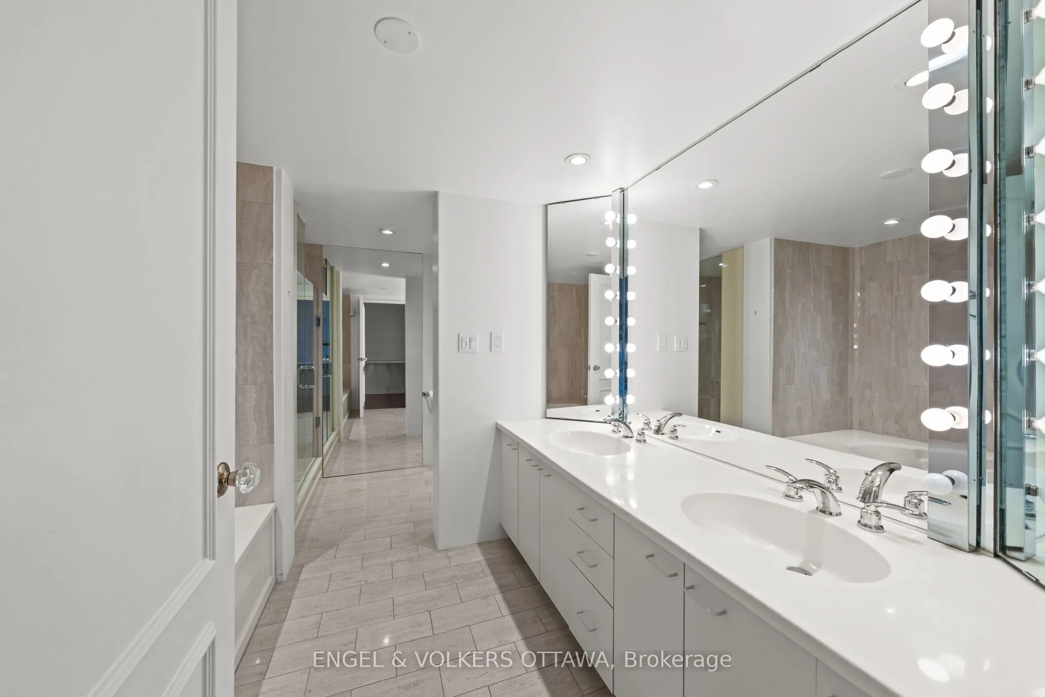 111 Echo Drive #406