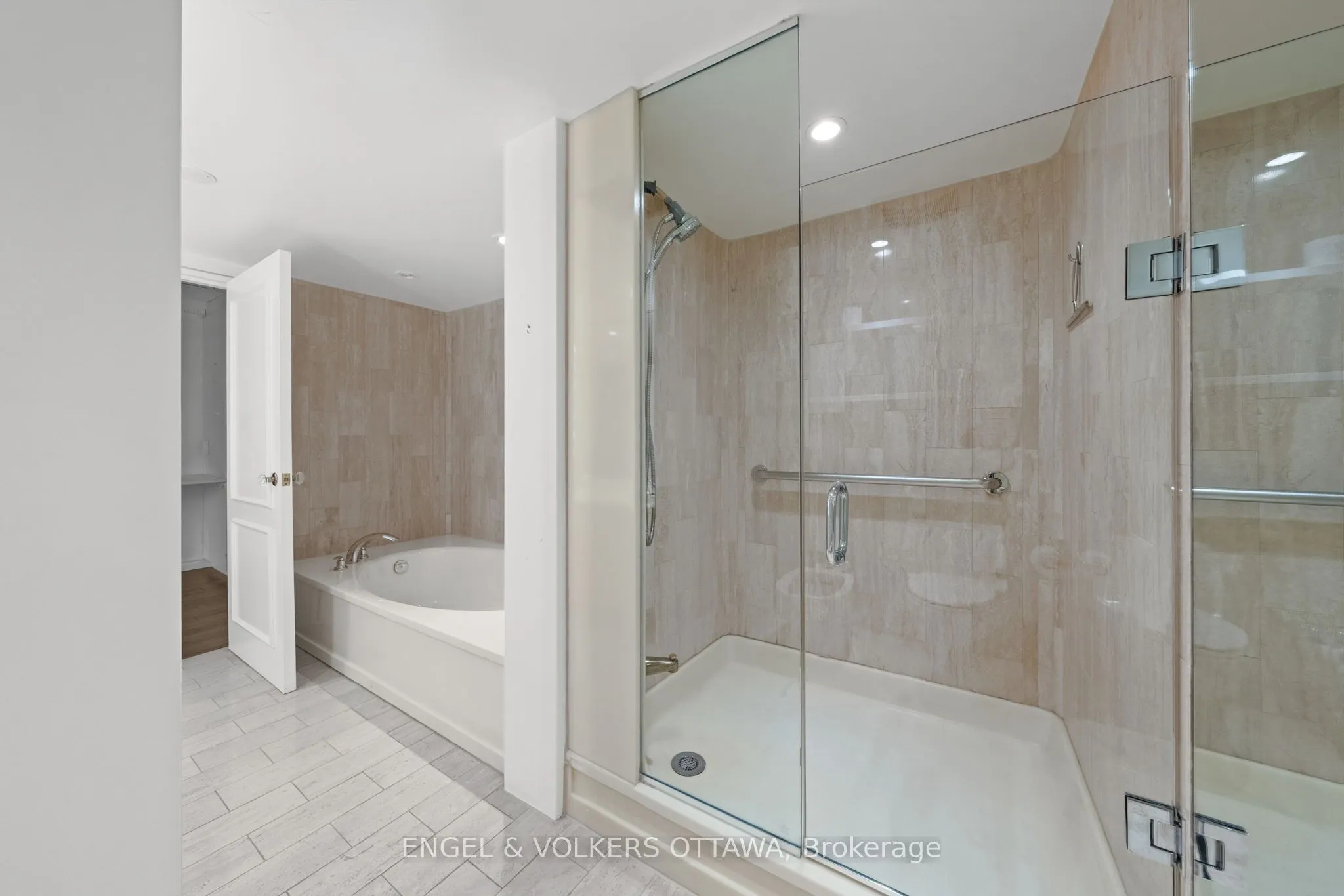 111 Echo Drive #406