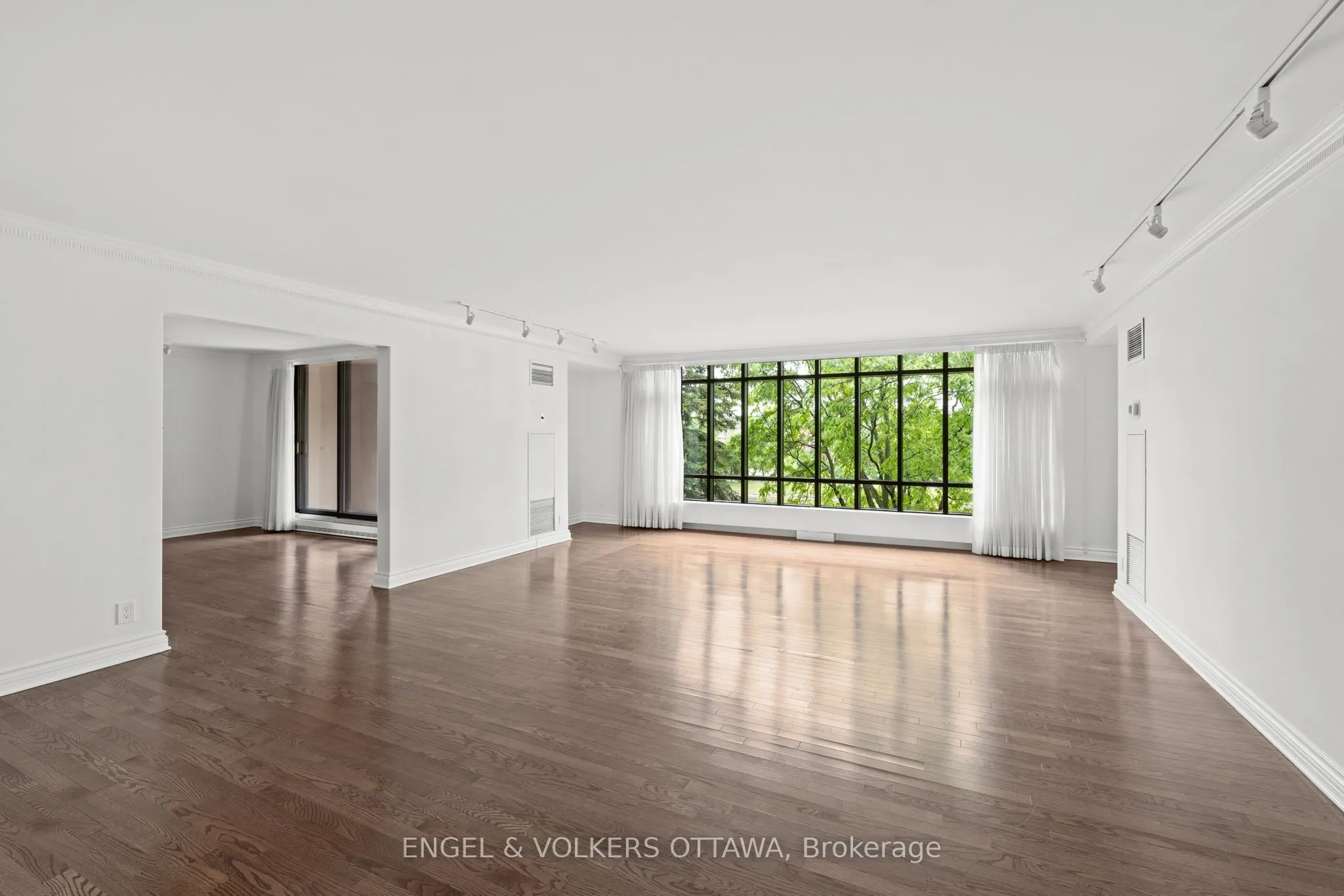 111 Echo Drive #406