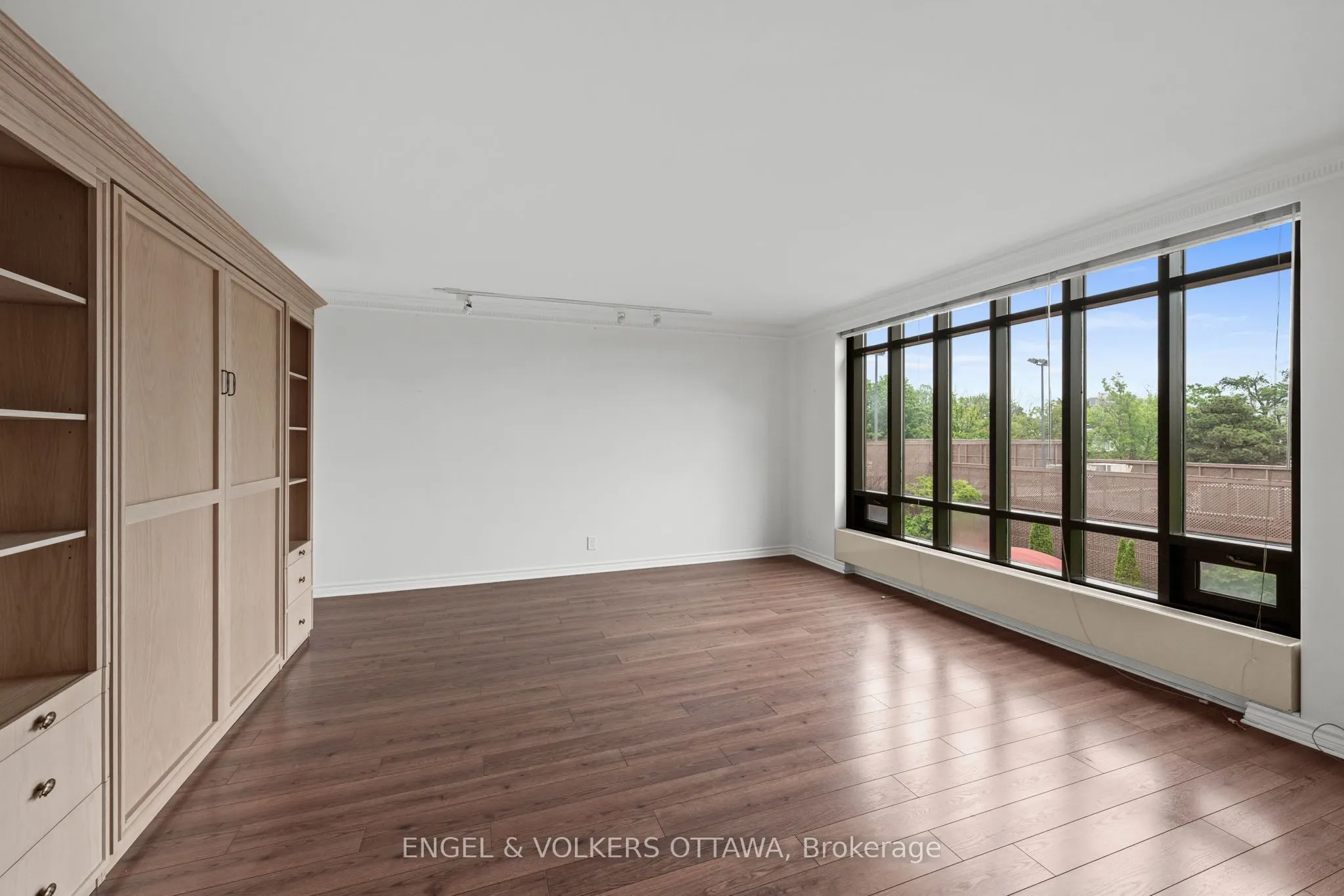 111 Echo Drive #406
