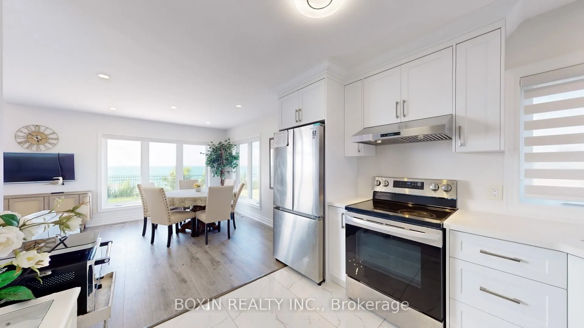 4845 North Service Road