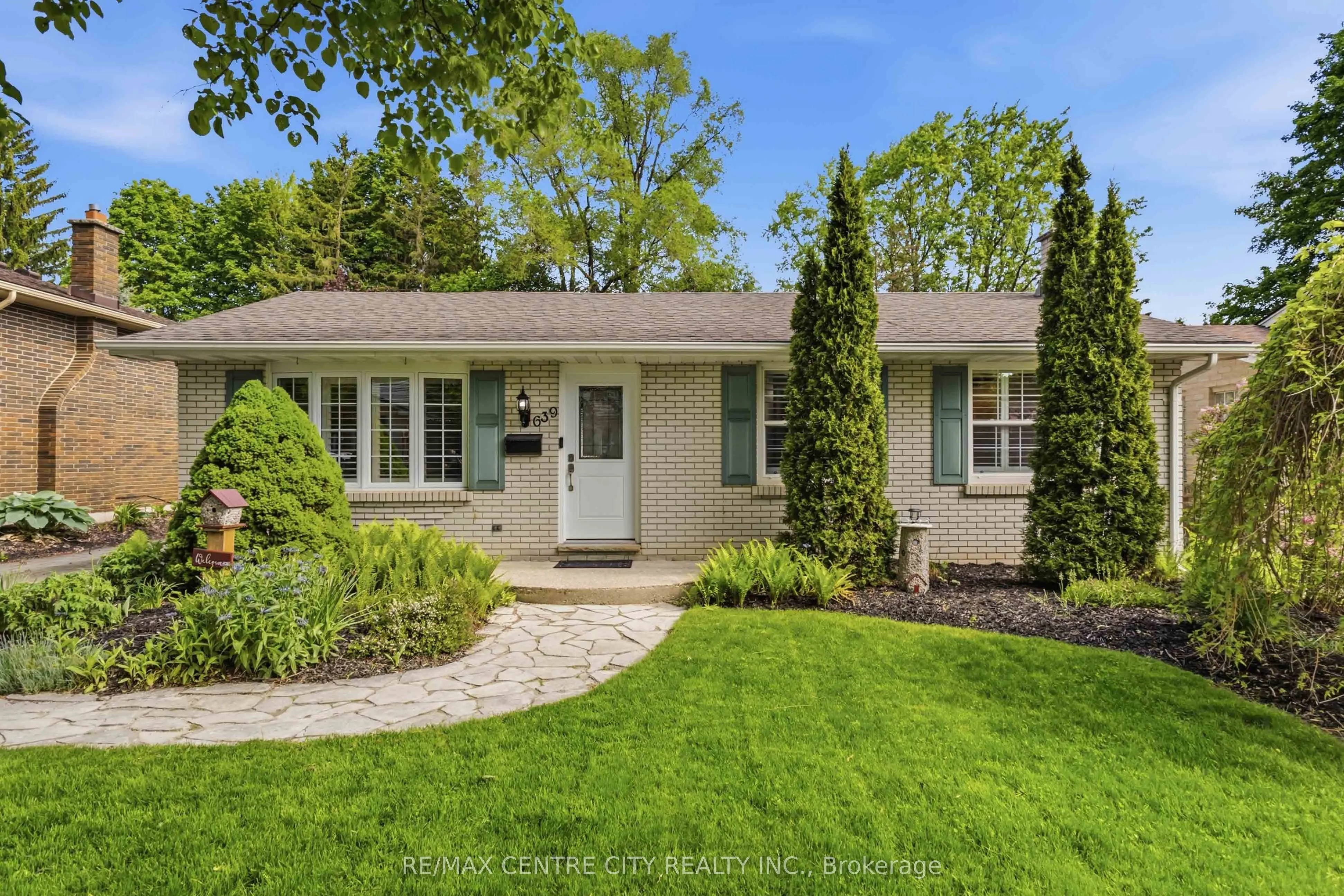 639 Dunboyne Crescent