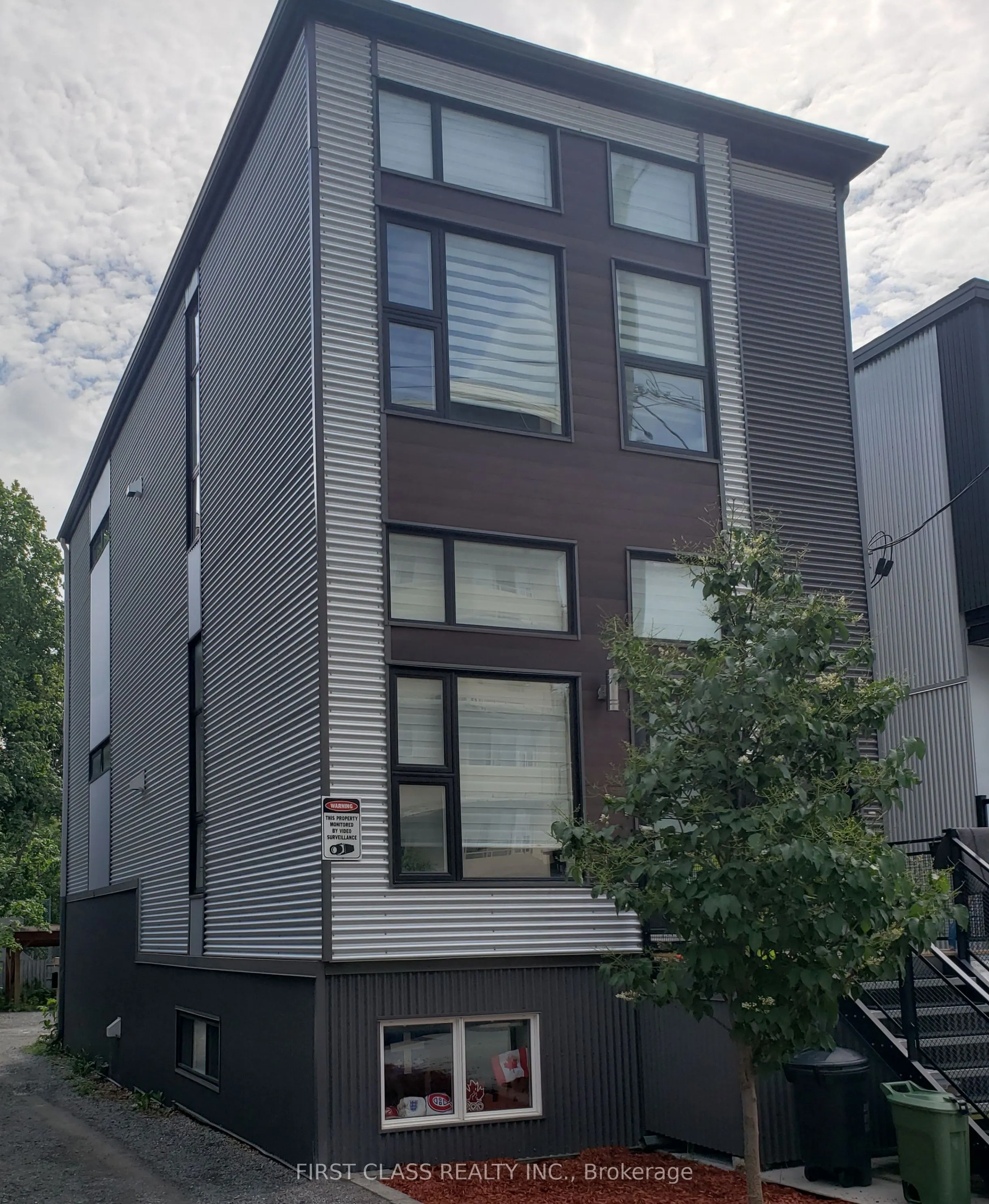 341 Cambridge Street N