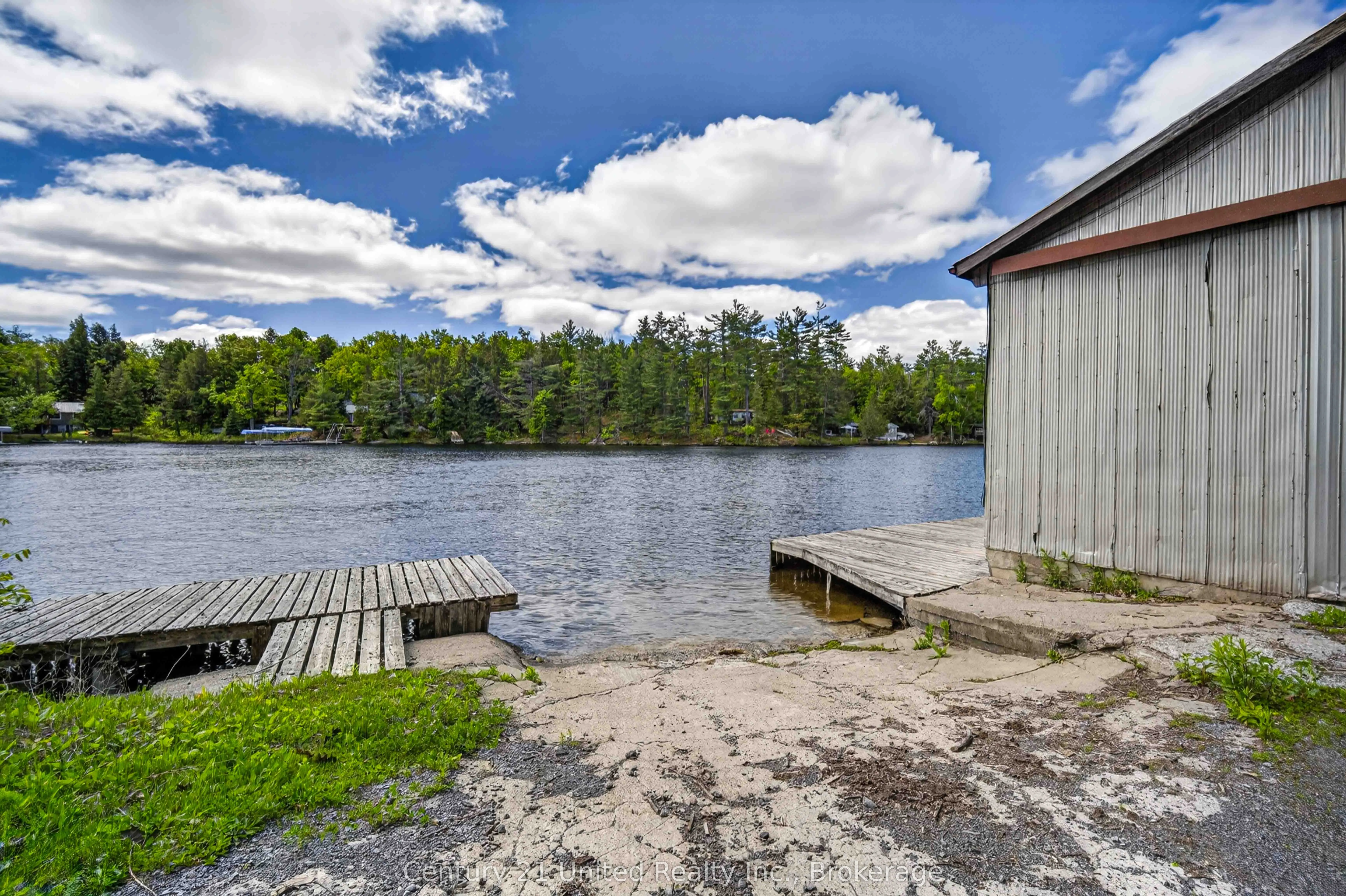 832 Northey's Bay Road