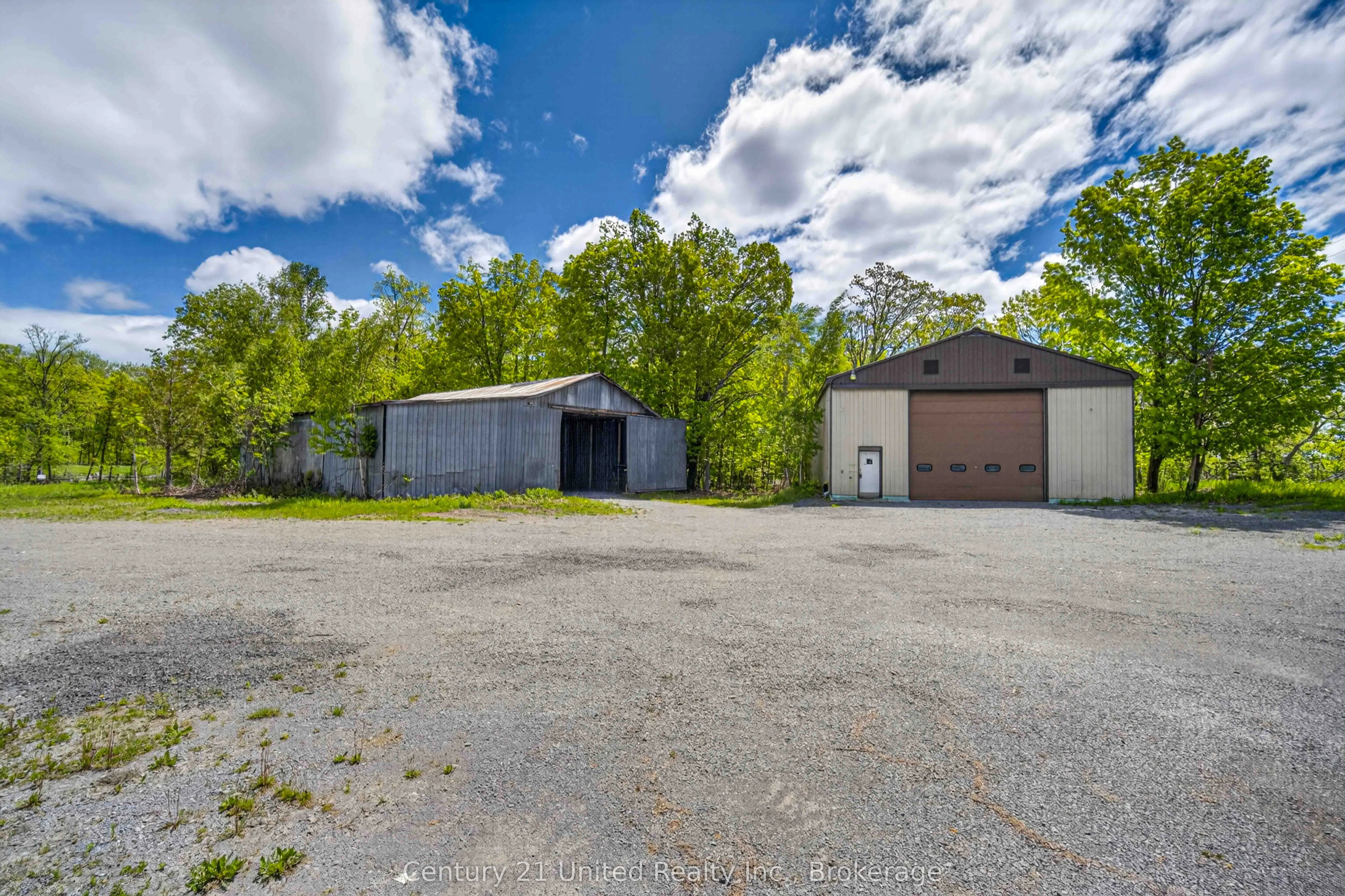 832 Northey's Bay Road
