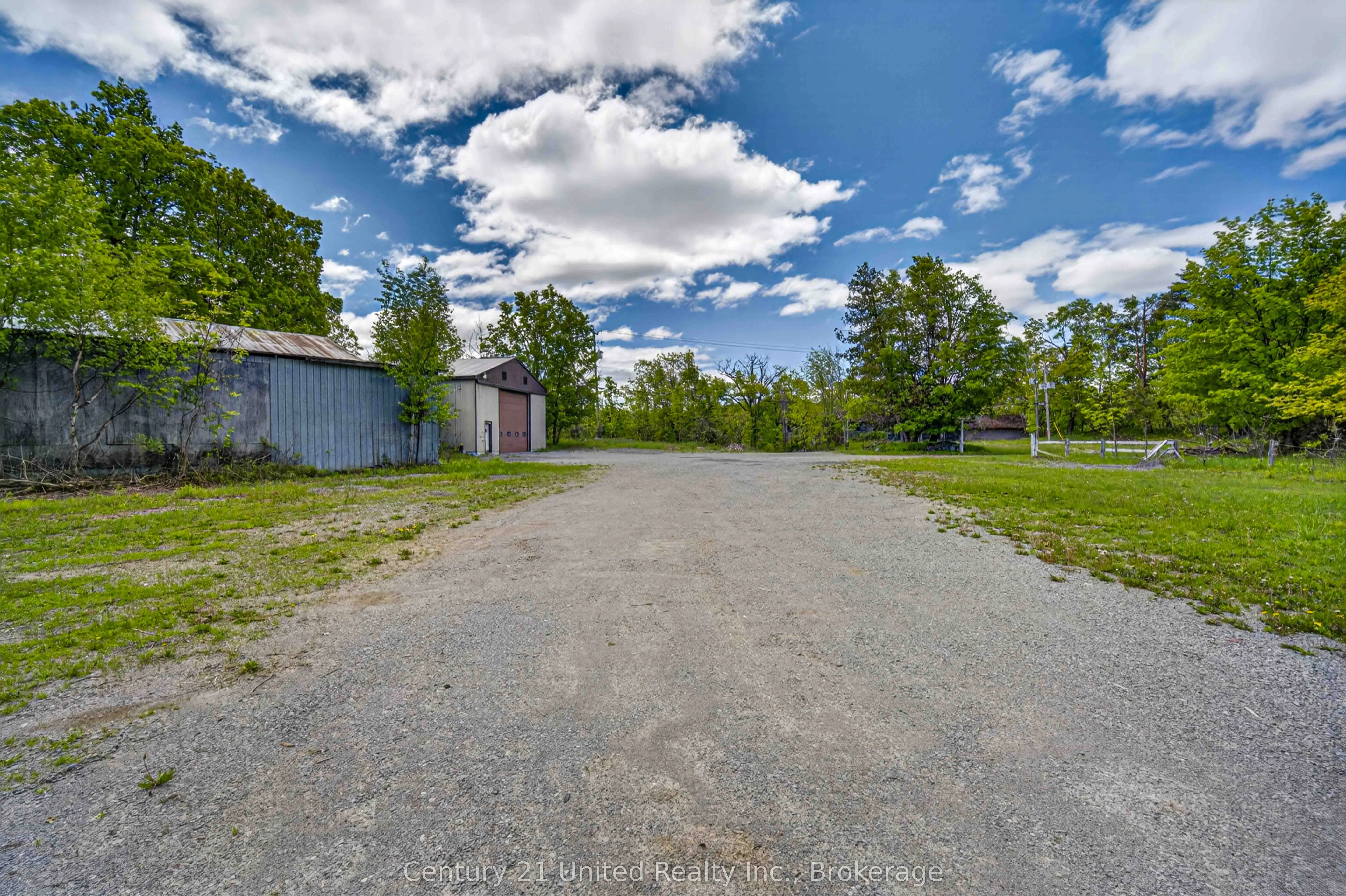 832 Northey's Bay Road
