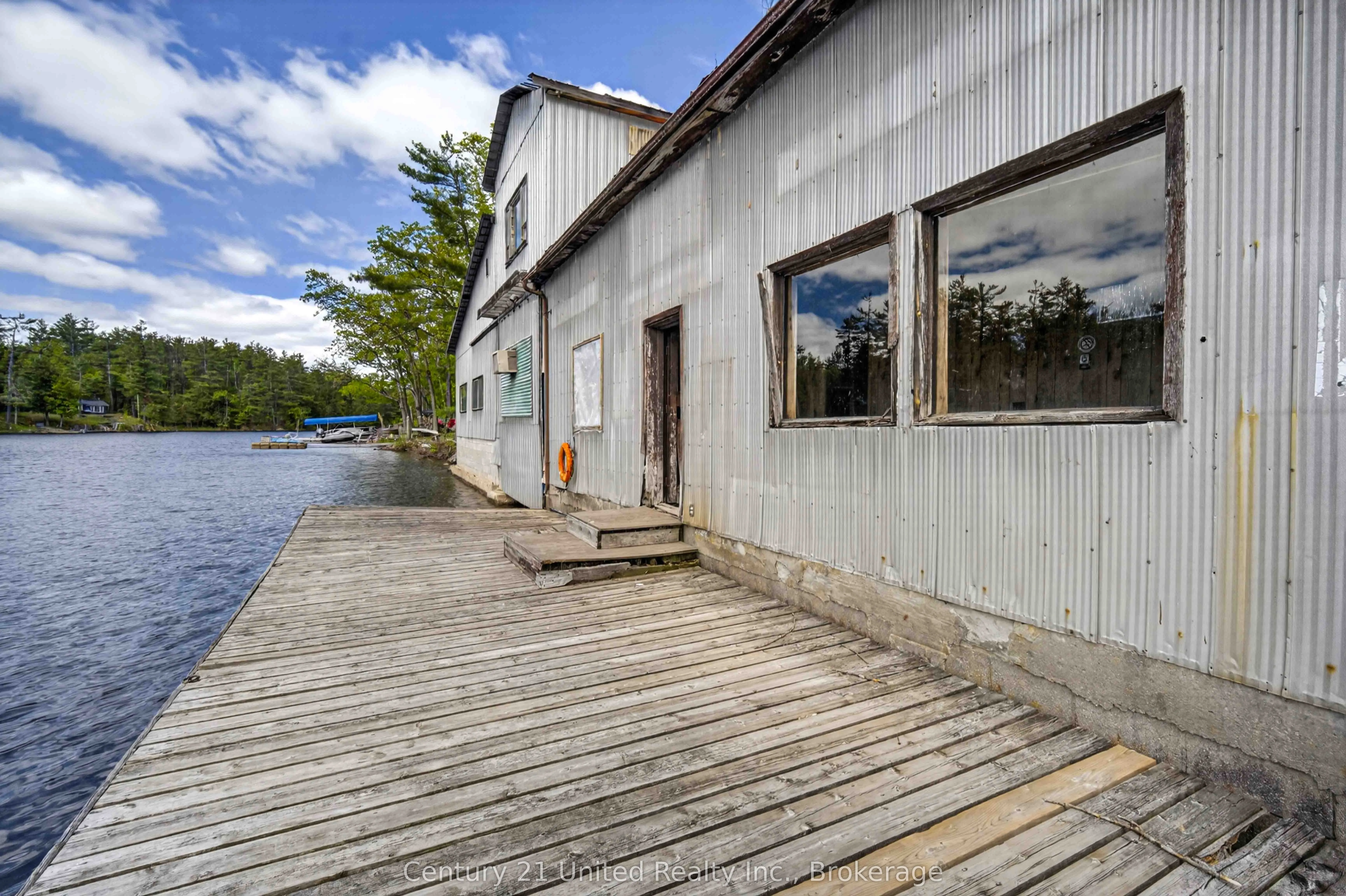 832 Northey's Bay Road