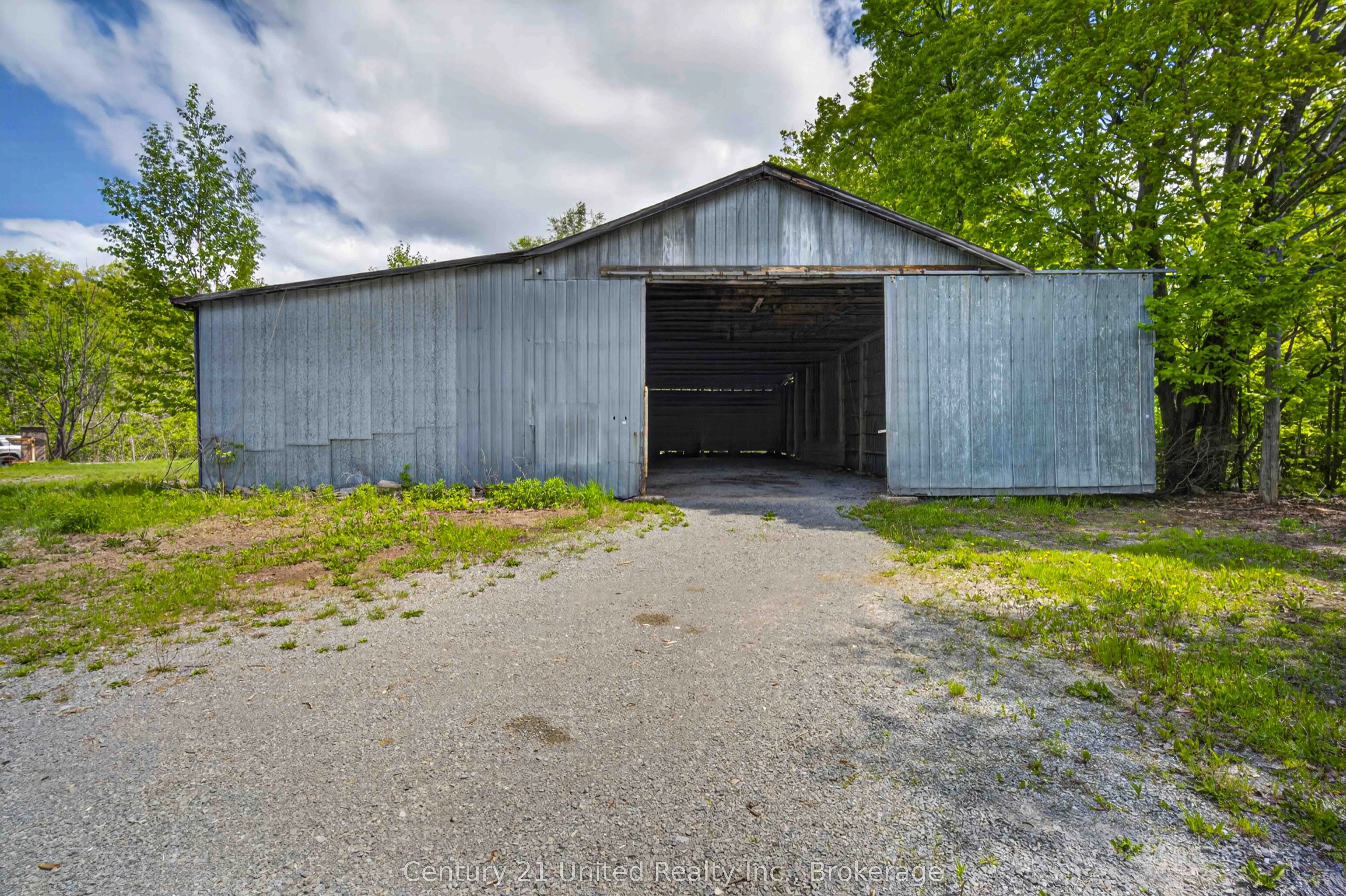 832 Northey's Bay Road