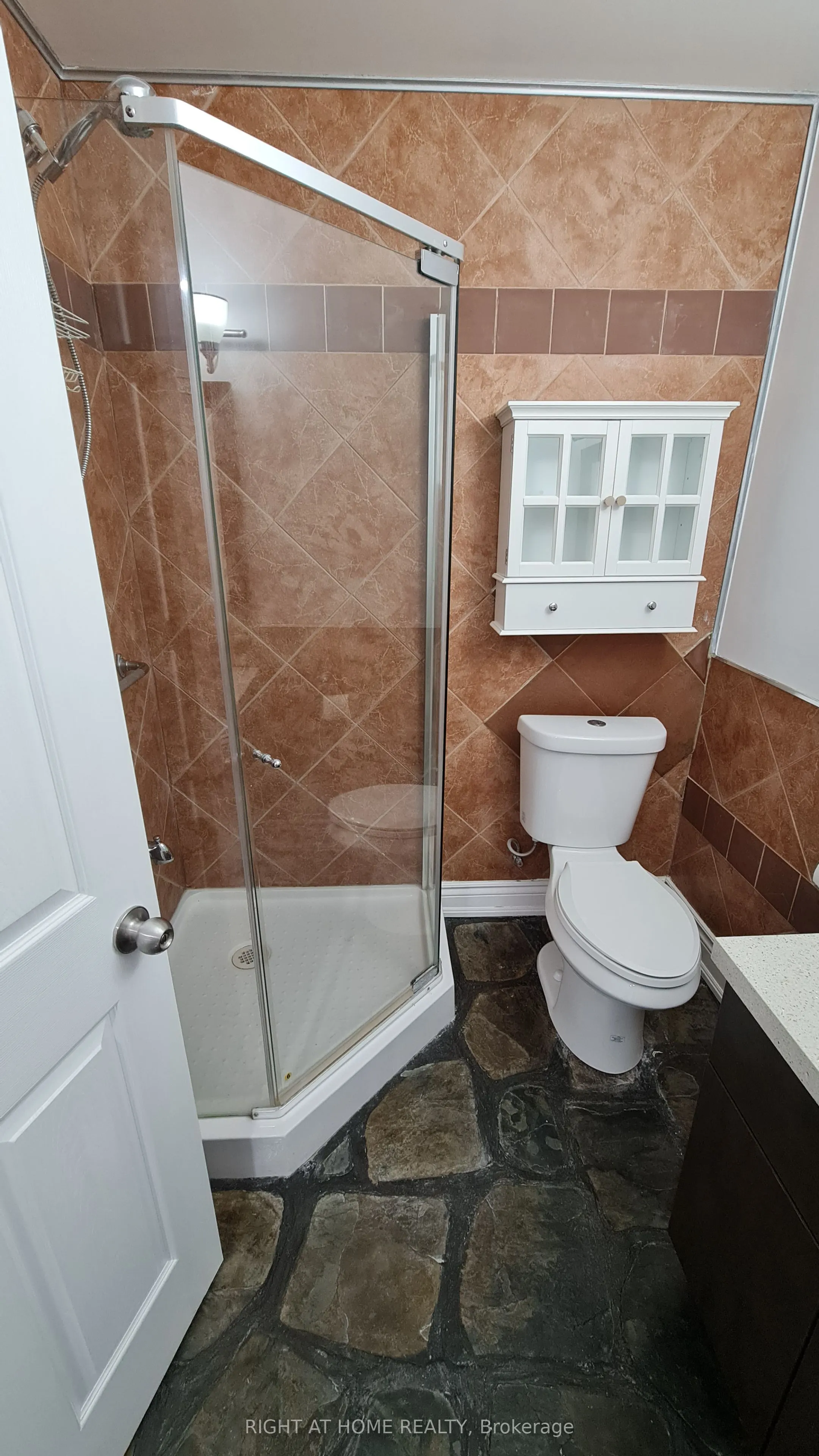 172 Lena Crescent #2