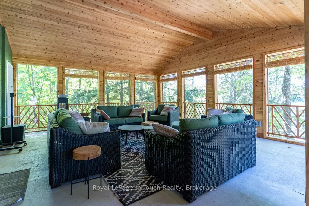 700 Island 980 / Deer Island