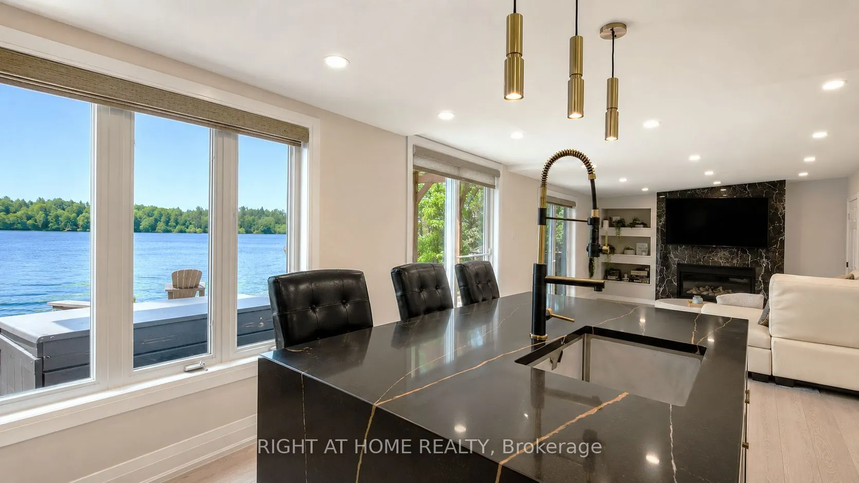 3858 Rideau River Road