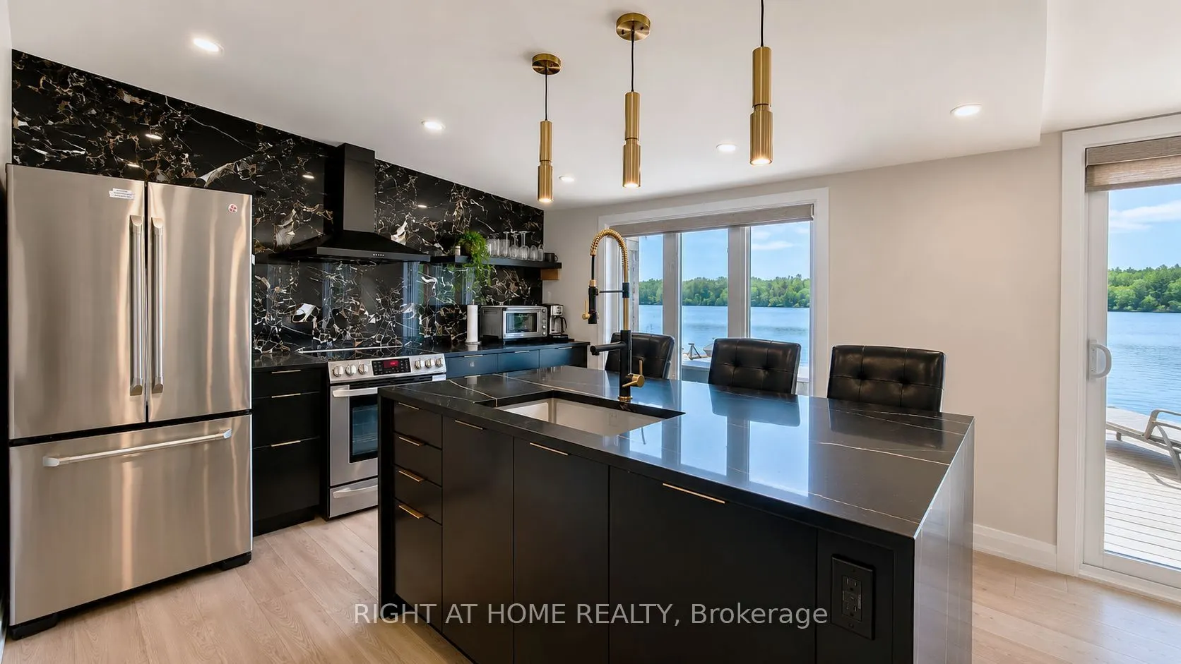 3858 Rideau River Road