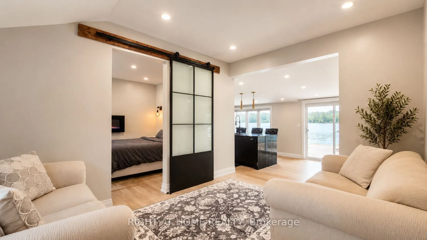 3858 Rideau River Road