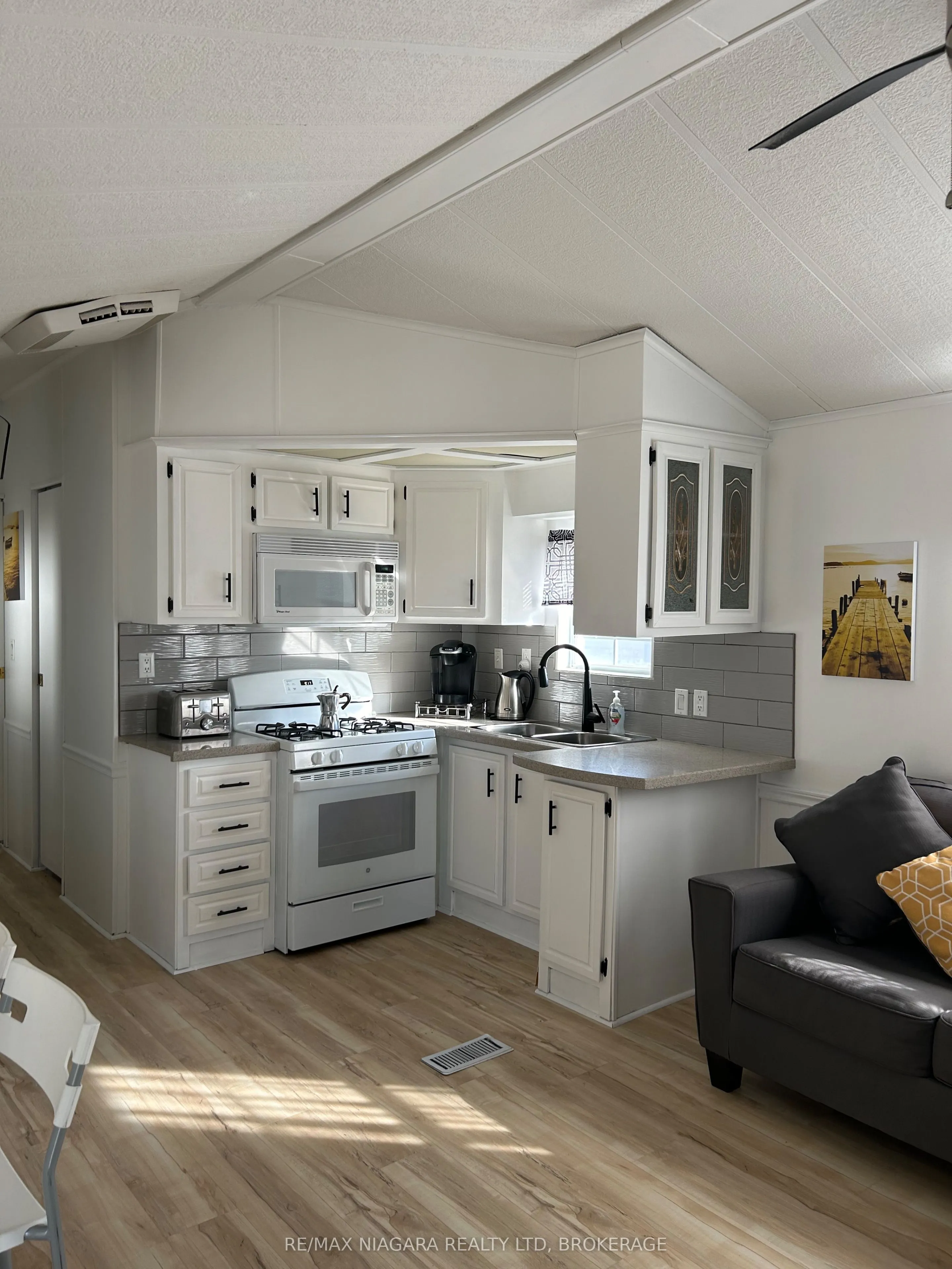 48 Quarry View Village