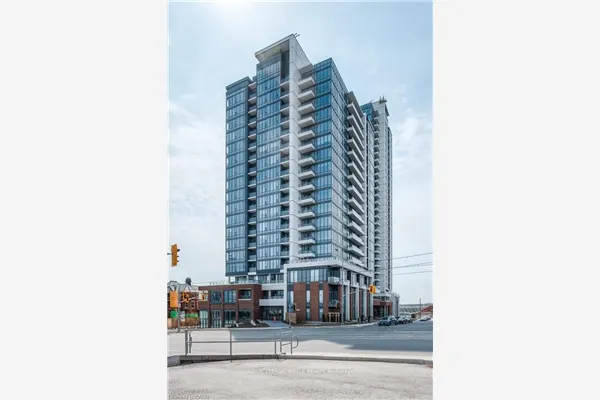 15 Wellington Street S