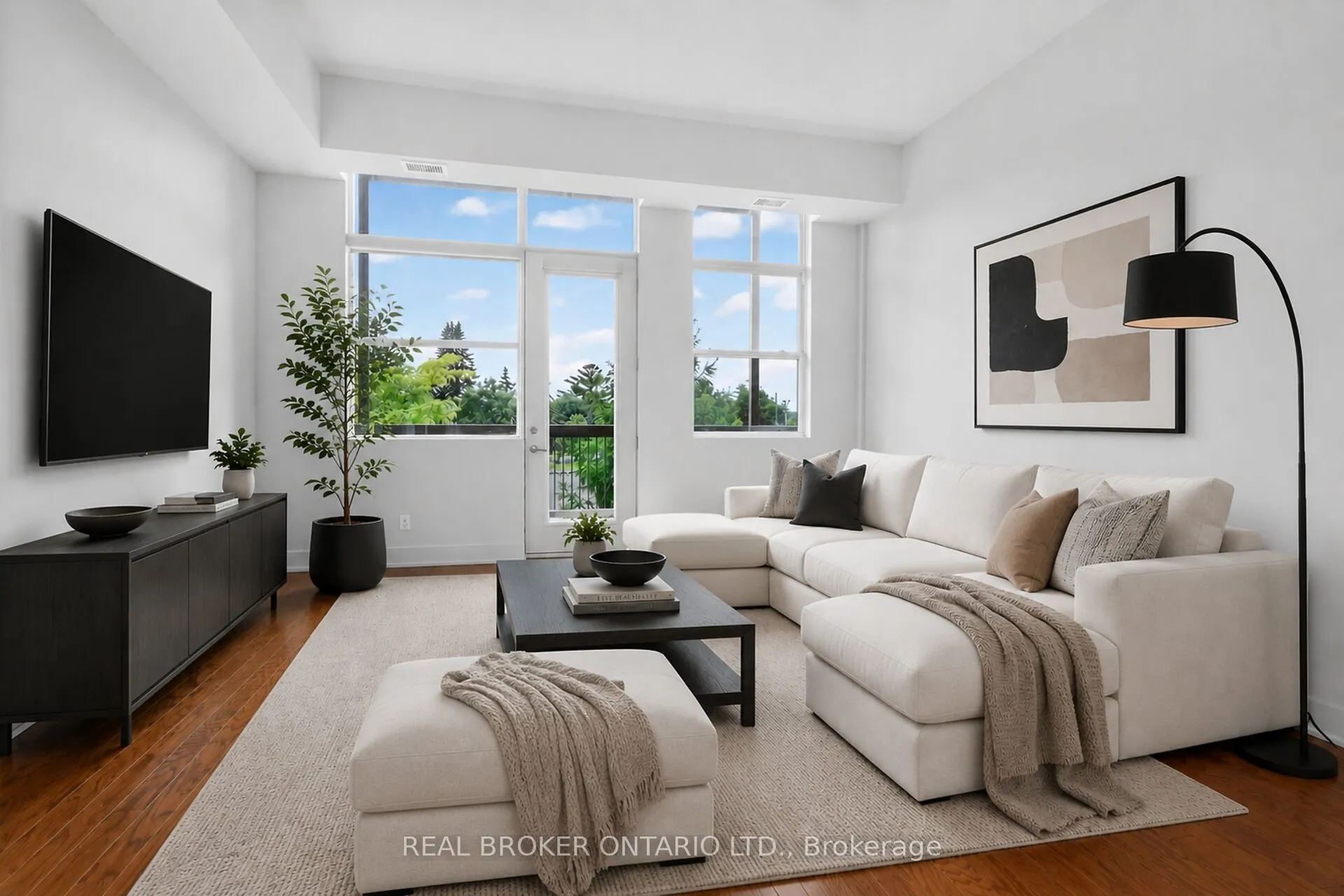 345 St Denis Street #207