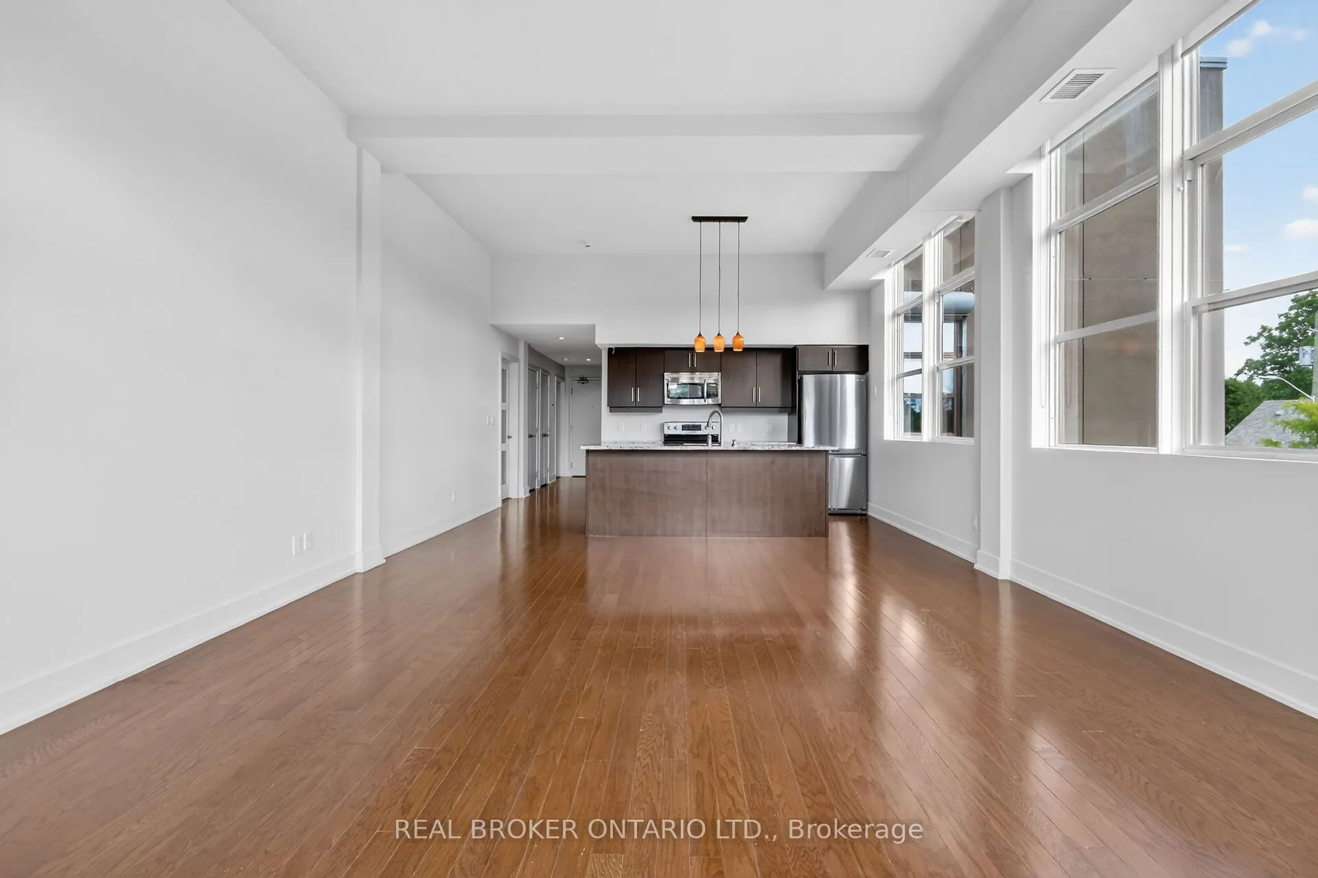345 St Denis Street #207