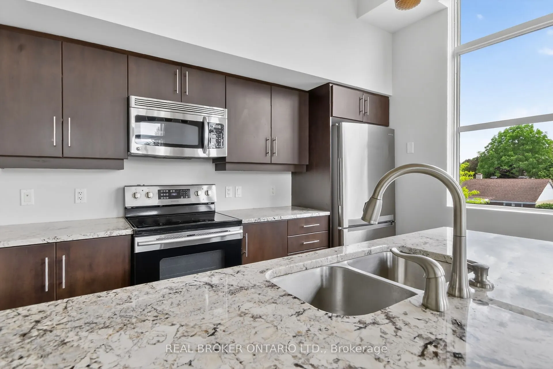 345 St Denis Street #207
