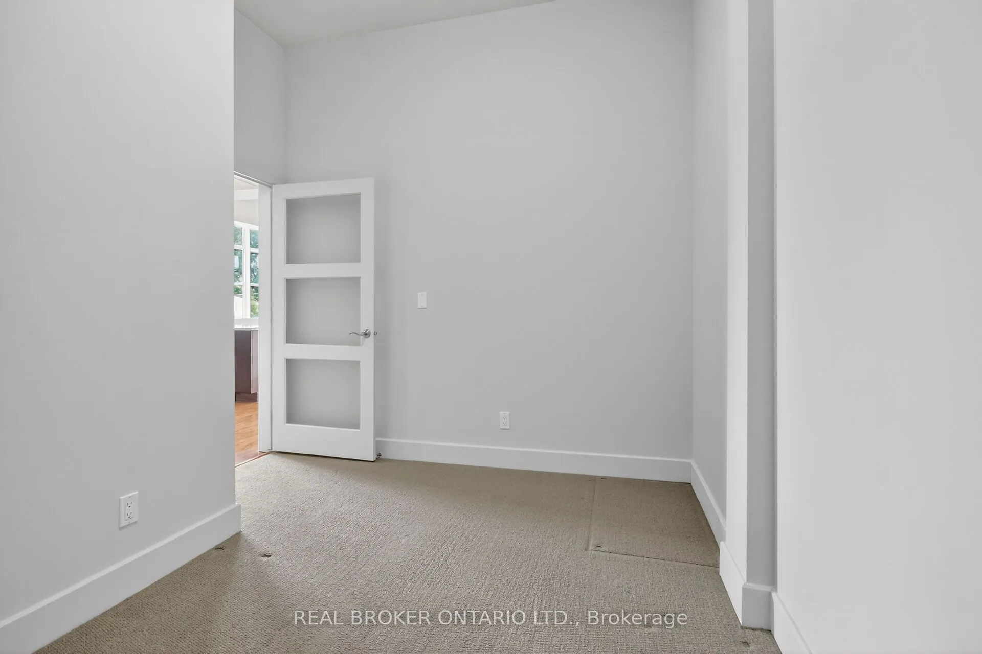 345 St Denis Street #207
