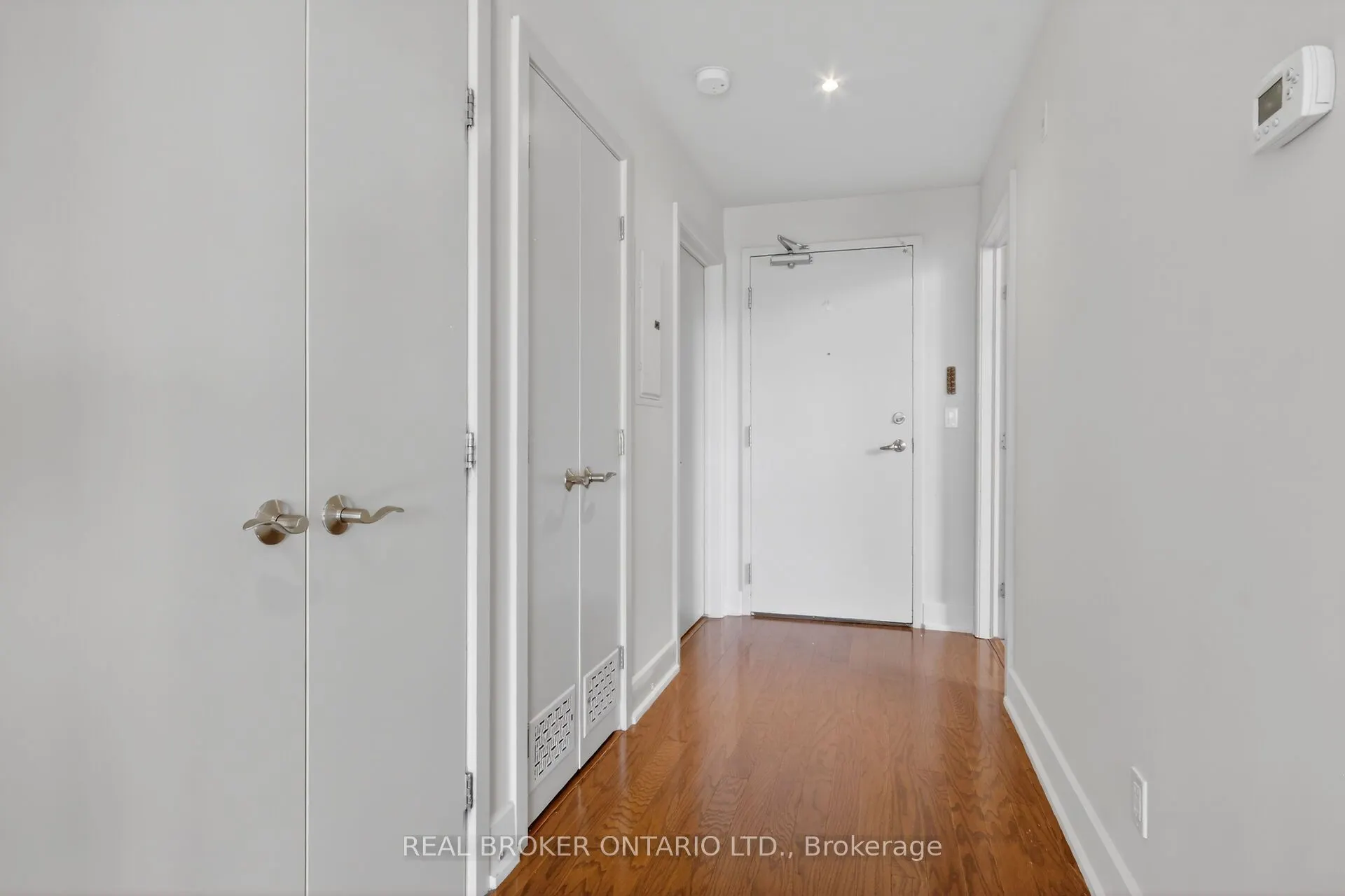 345 St Denis Street #207