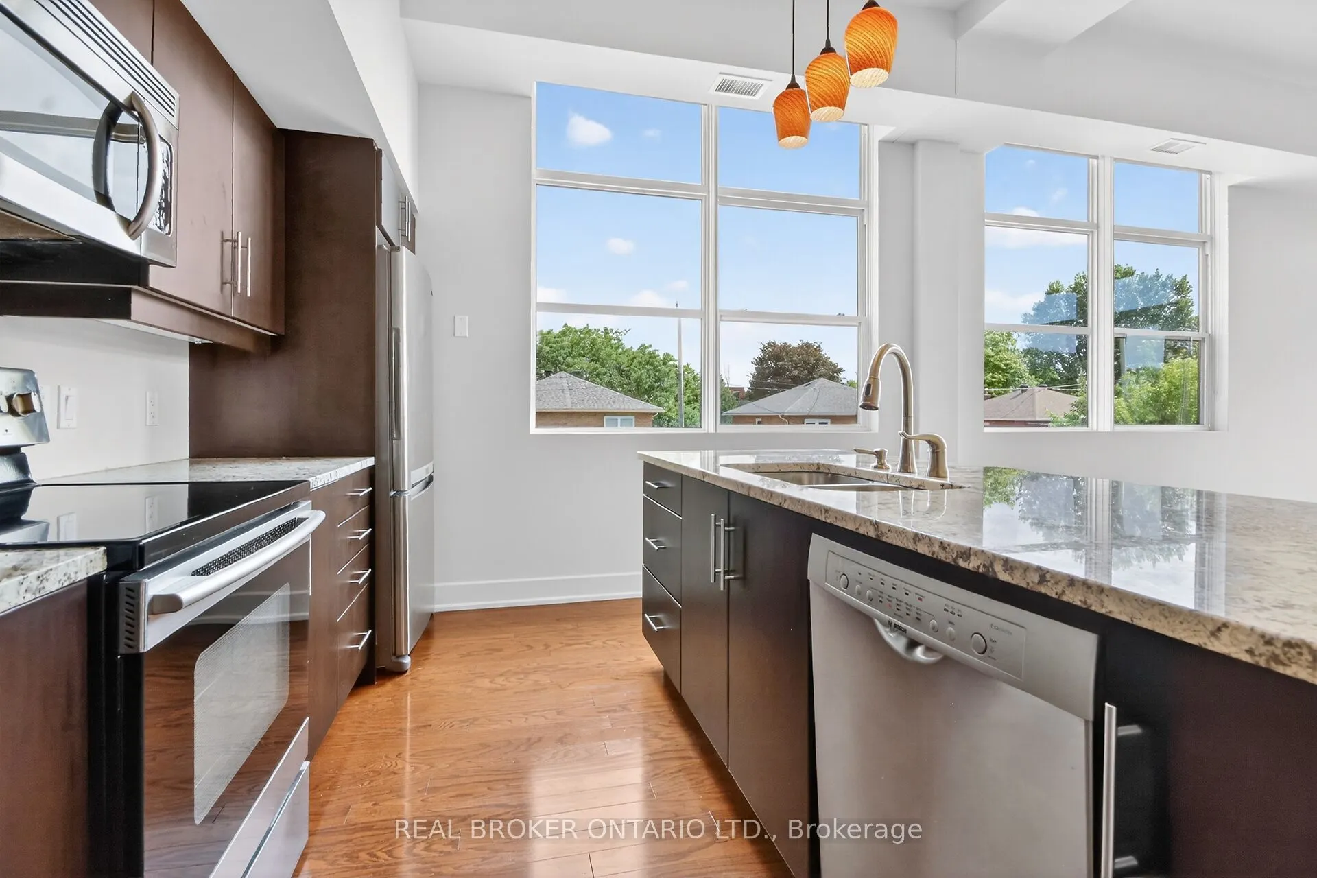 345 St Denis Street #207