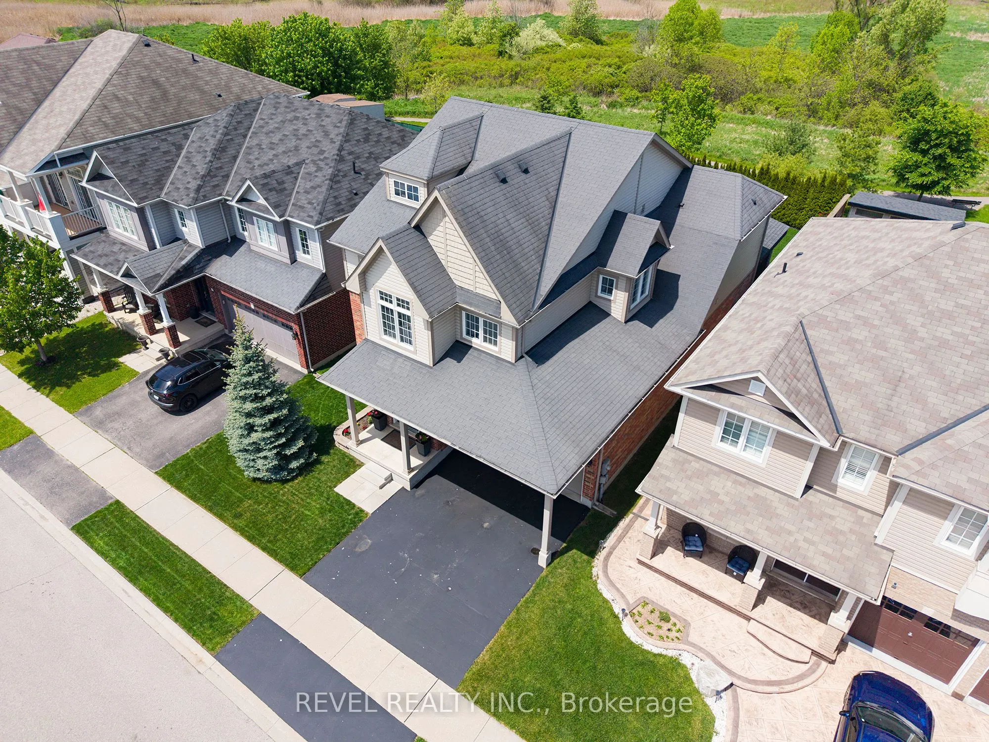 10 Bisset Avenue